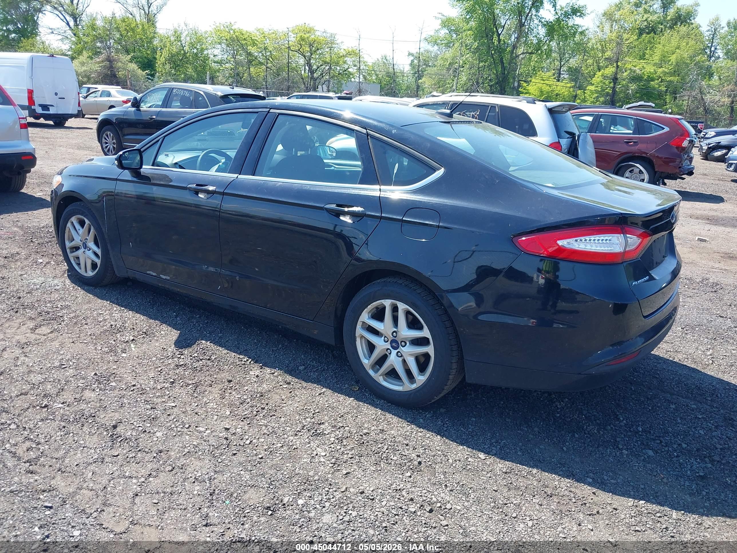 FORD FUSION image 3