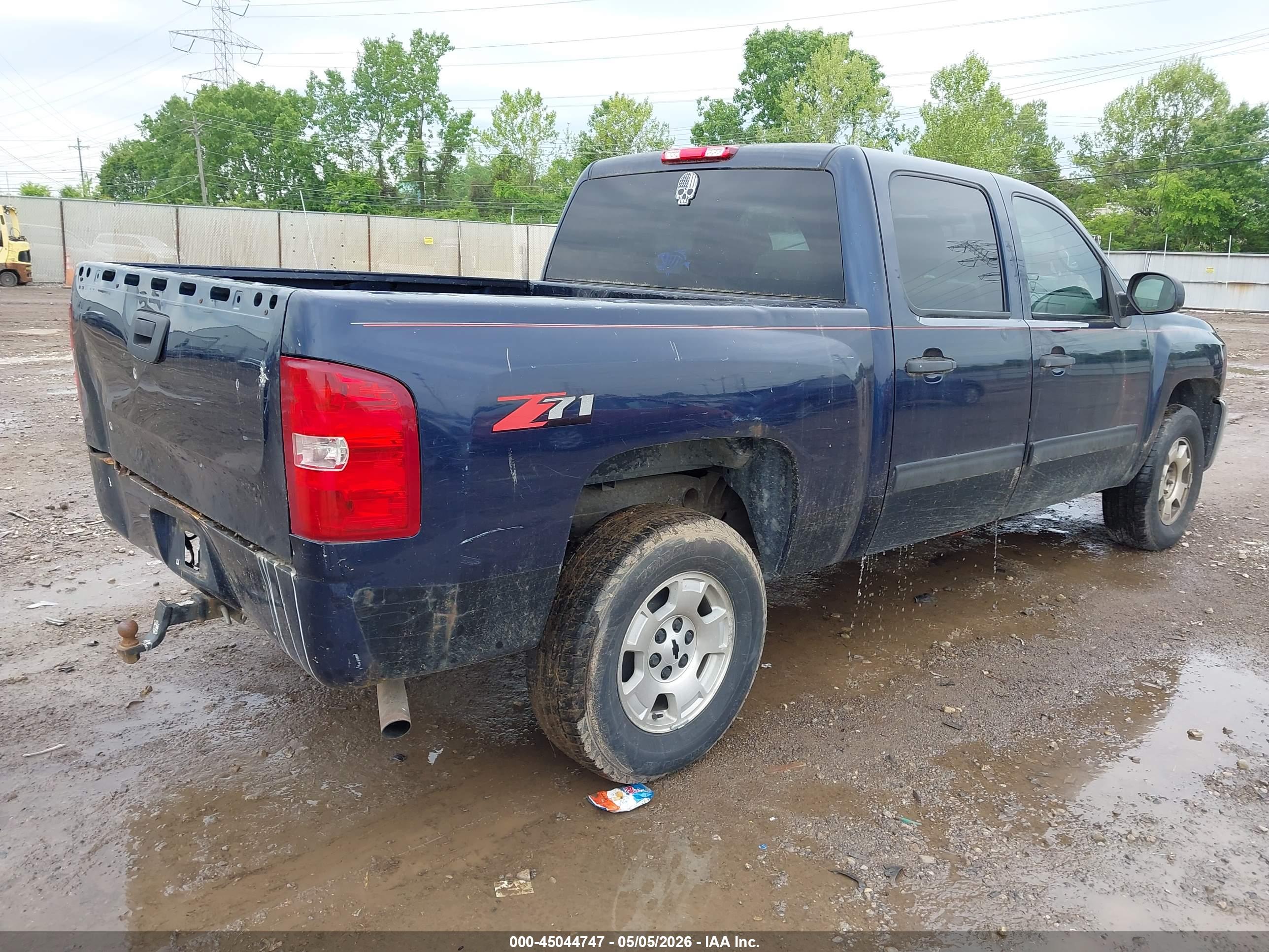 CHEVROLET SILVERADO image 4