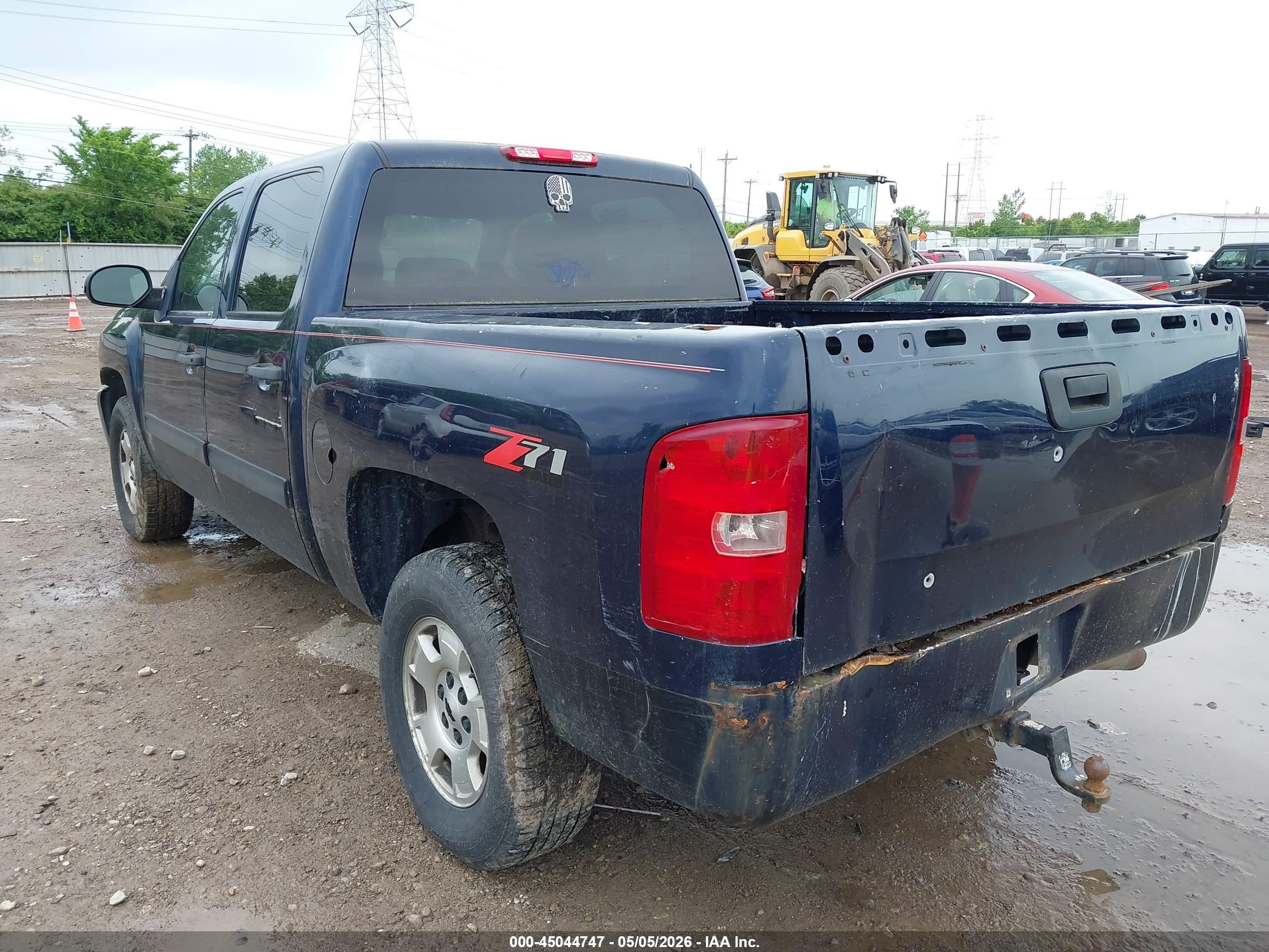 CHEVROLET SILVERADO image 6