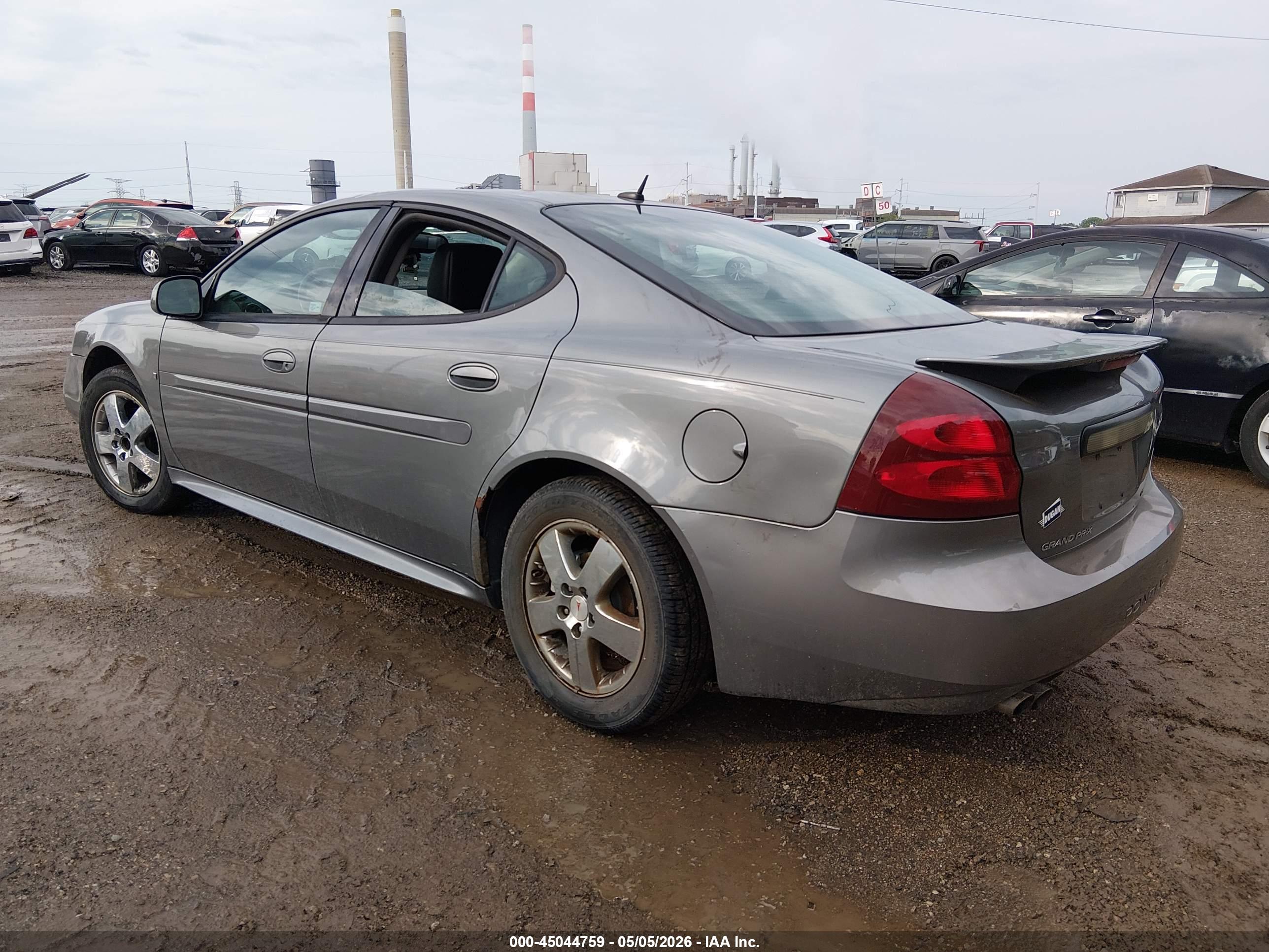 PONTIAC GRAND image 3