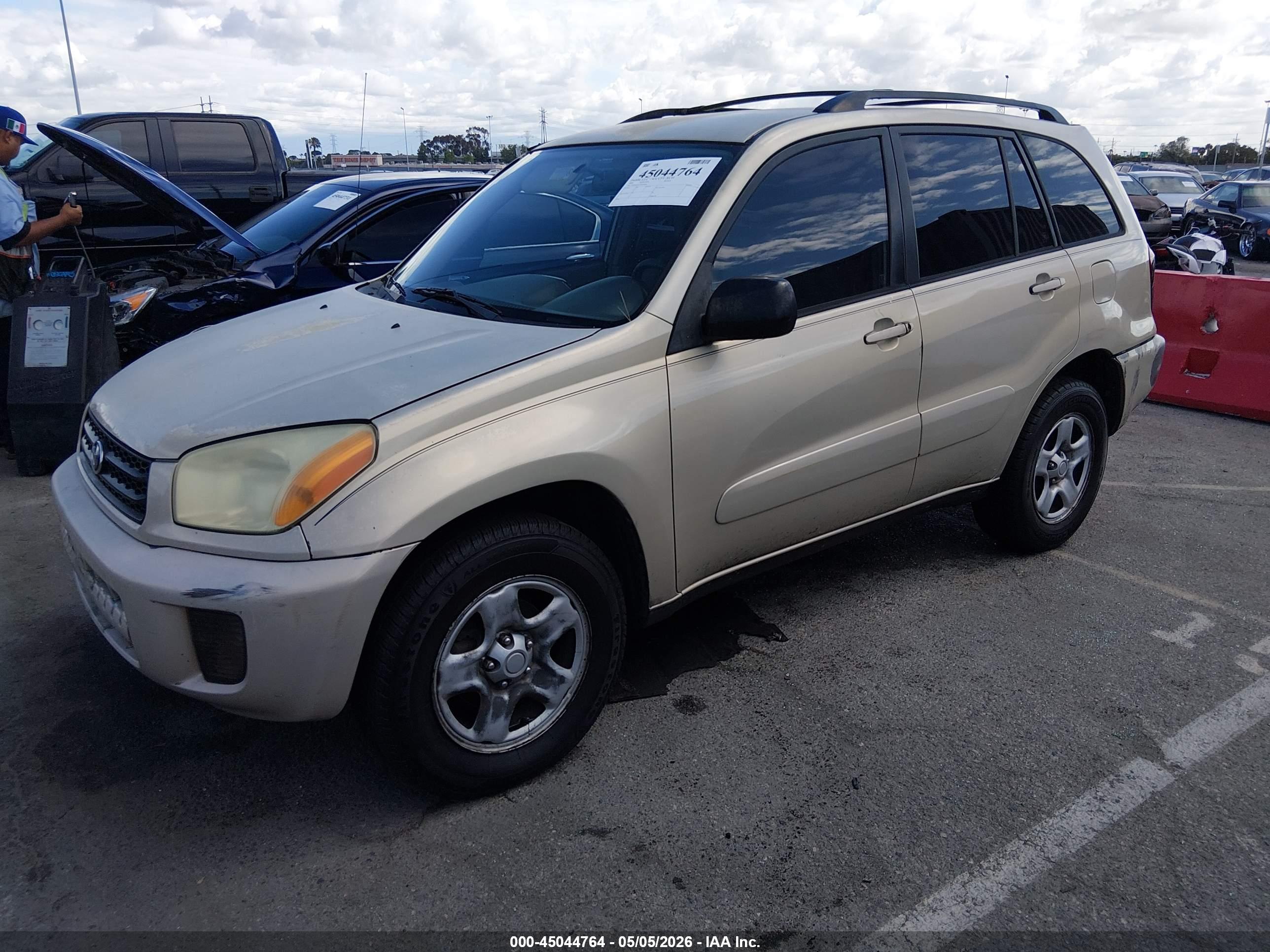 TOYOTA RAV4 image 2