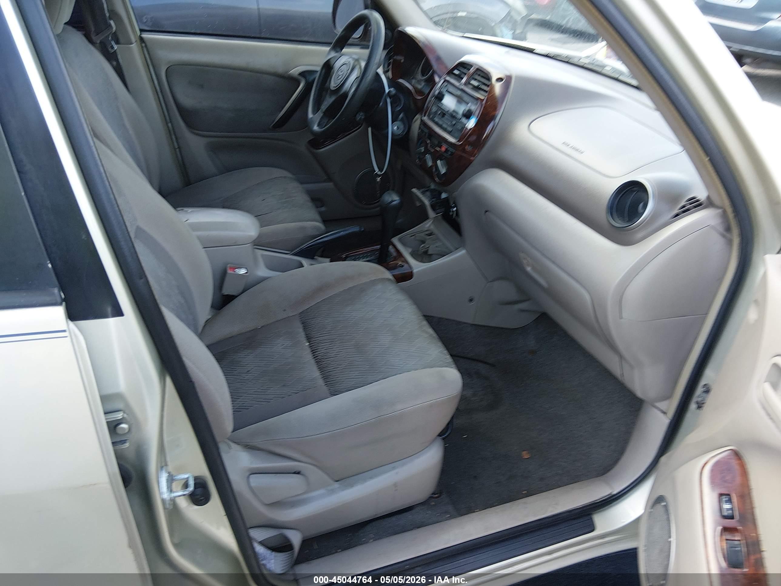 TOYOTA RAV4 image 5