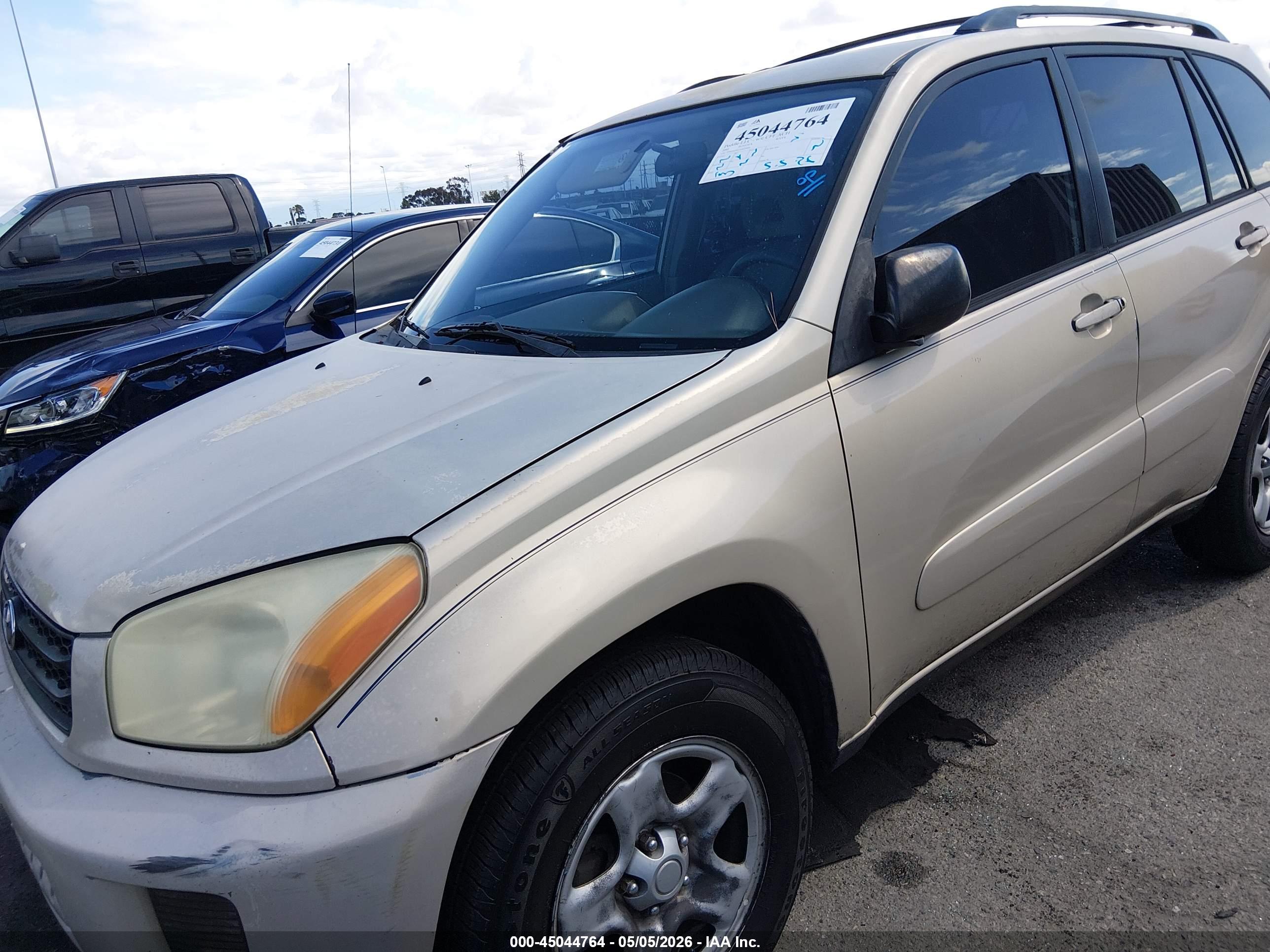 TOYOTA RAV4 image 6