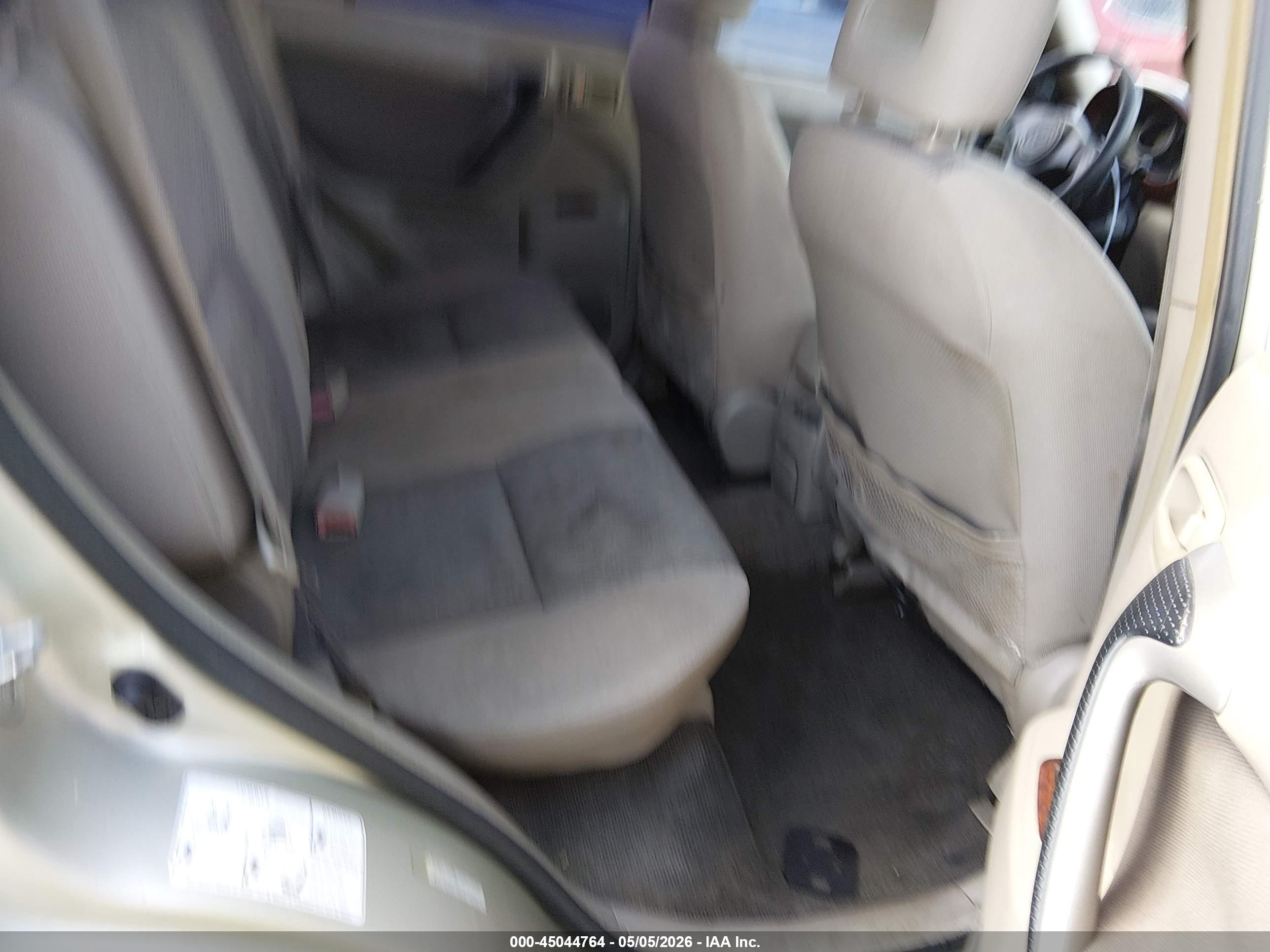 TOYOTA RAV4 image 8