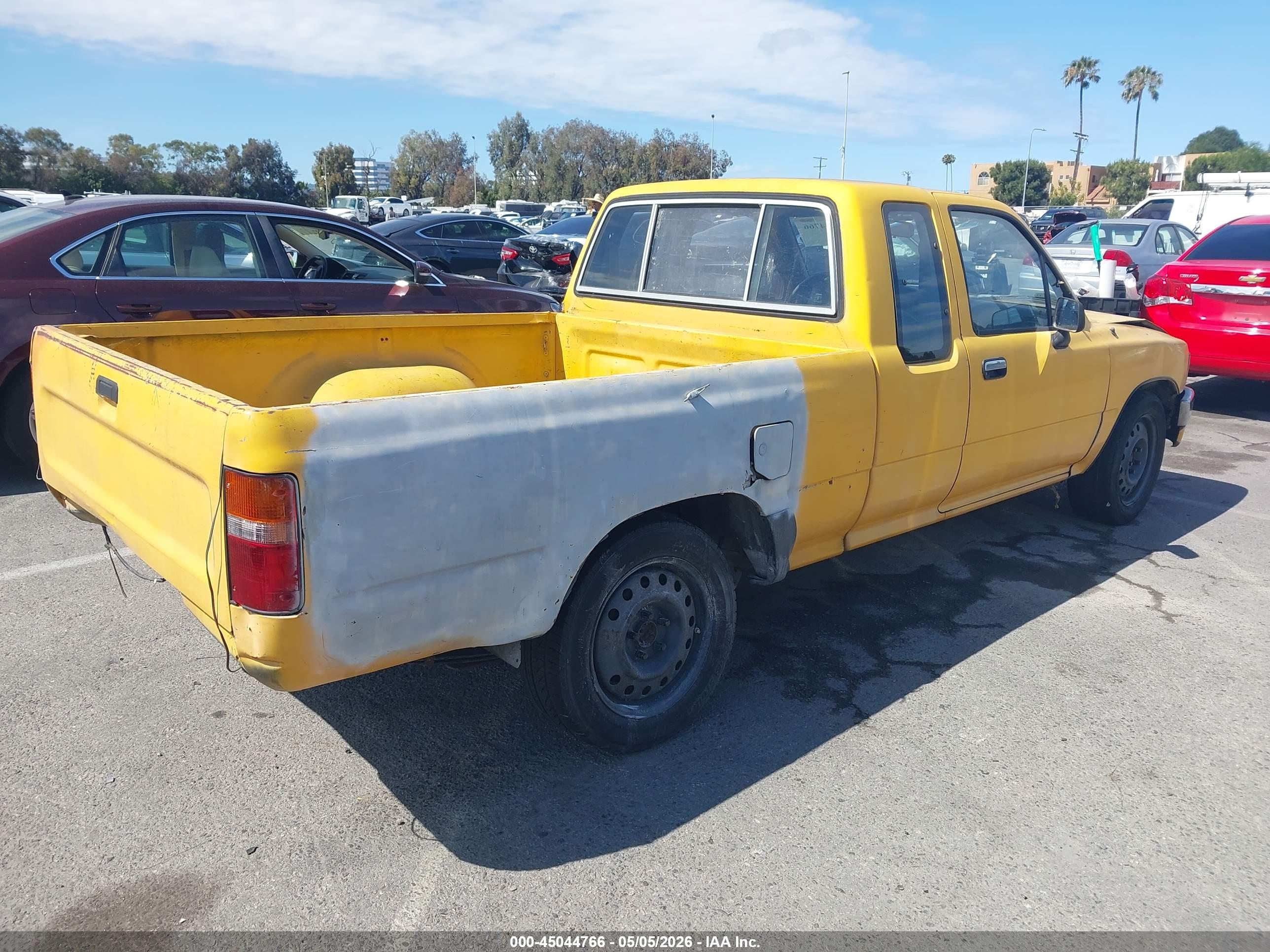 TOYOTA PICKUP image 4