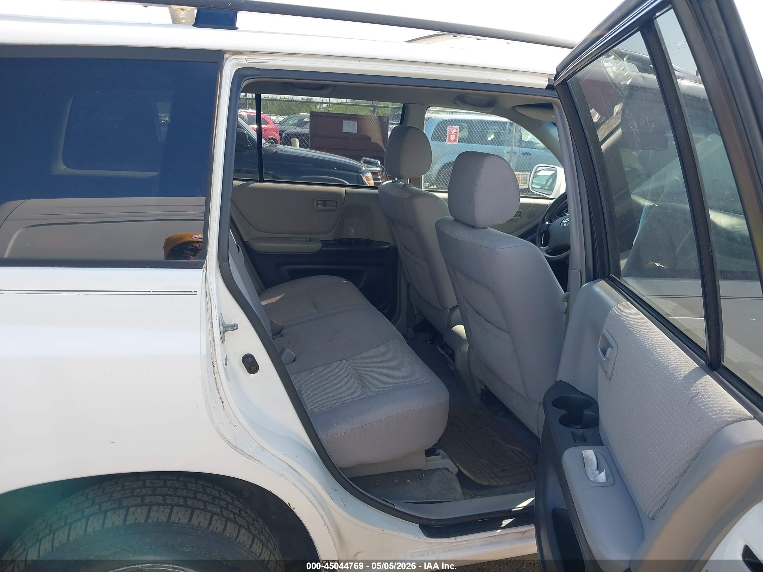 TOYOTA HIGHLANDER image 8