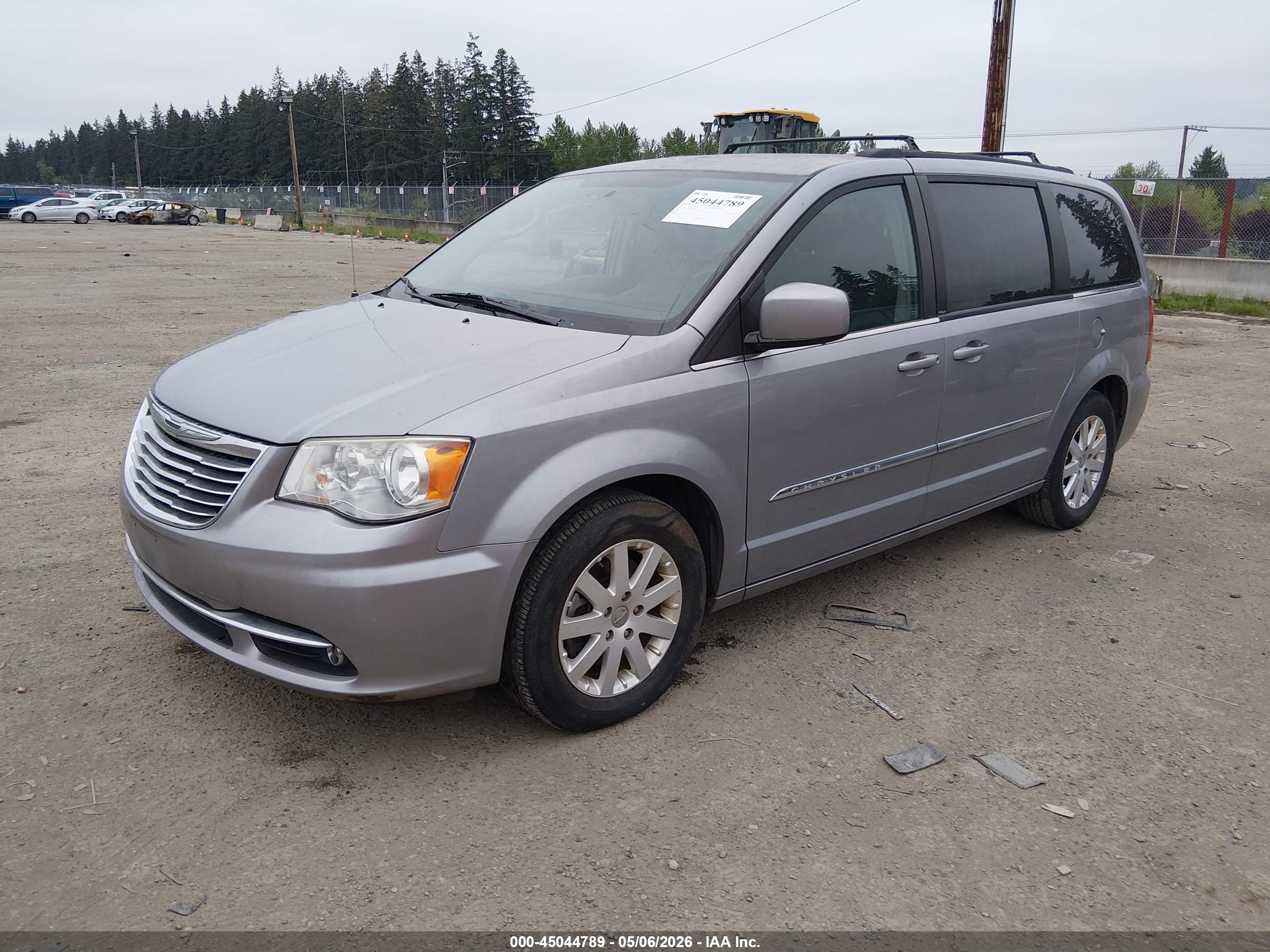 CHRYSLER TOWN image 2