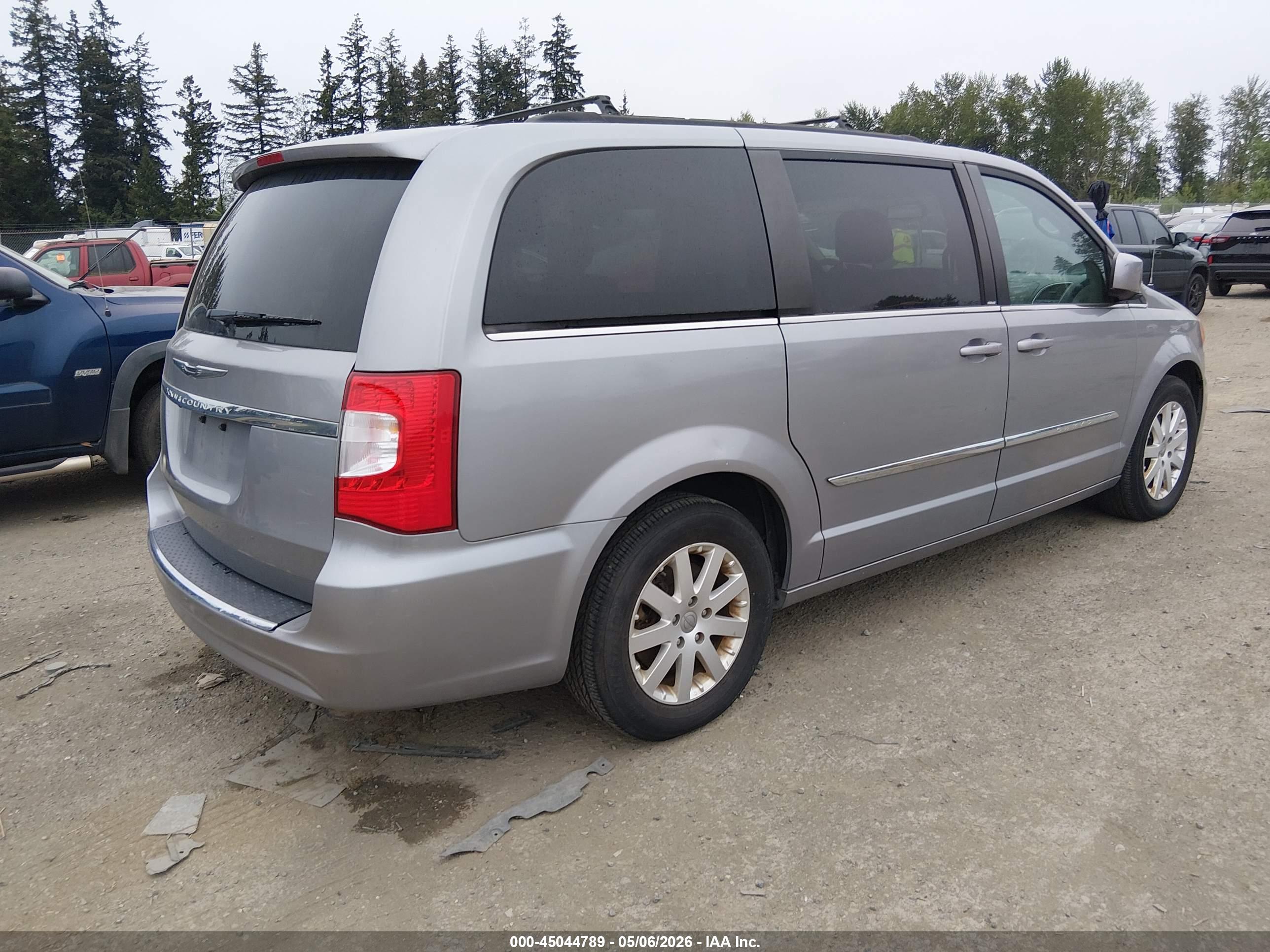 CHRYSLER TOWN image 4