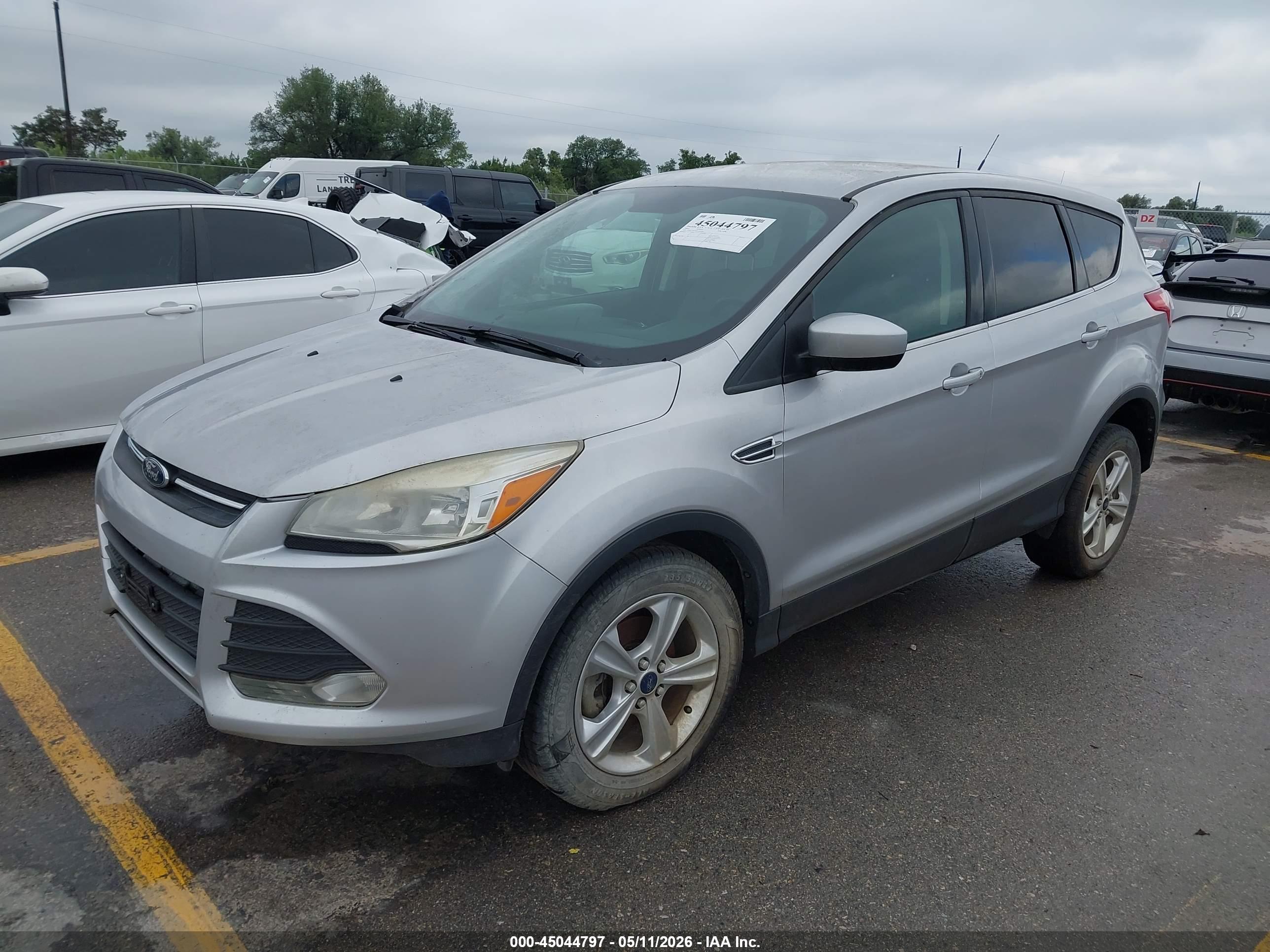 FORD ESCAPE image 2