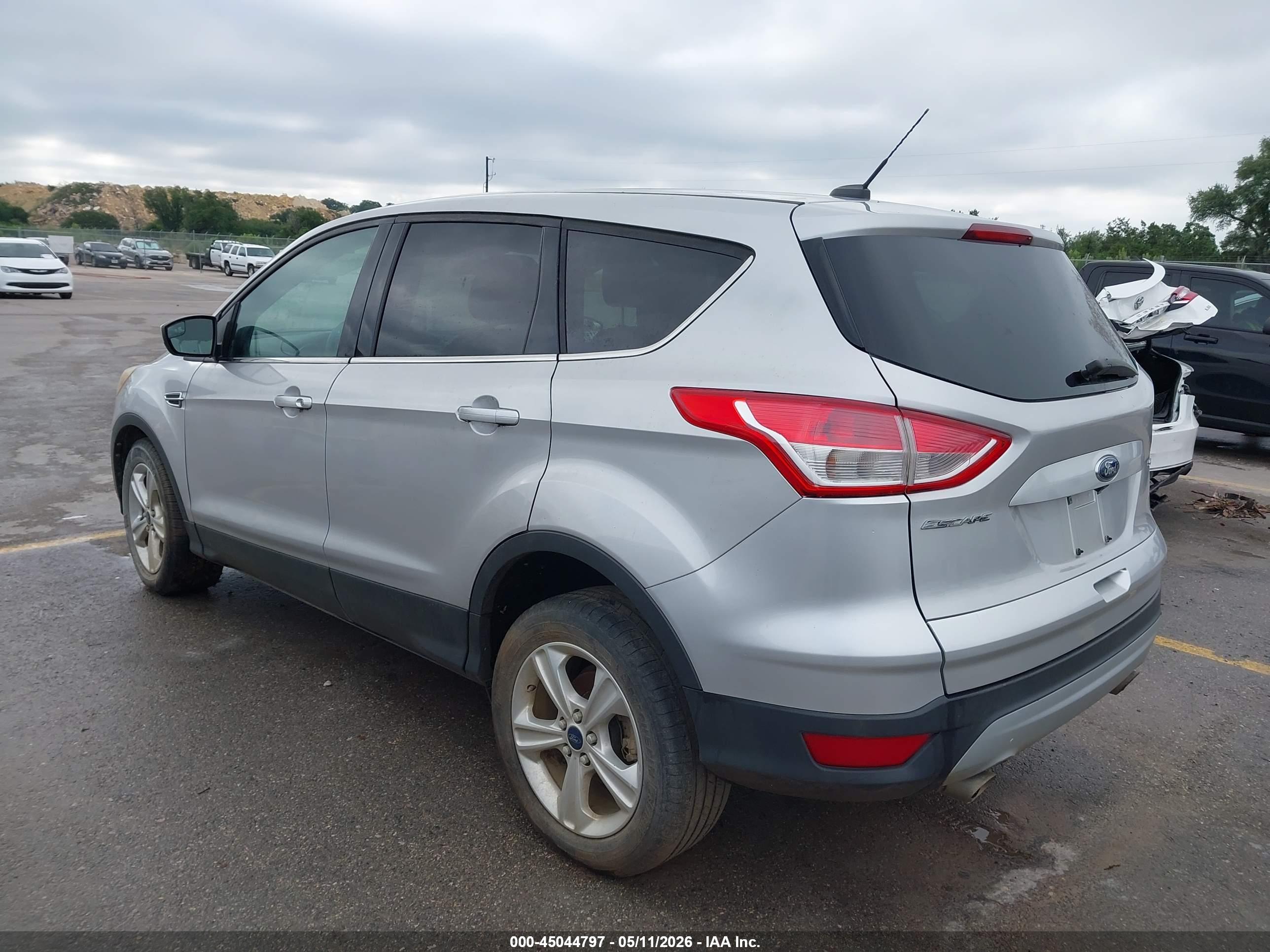FORD ESCAPE image 3