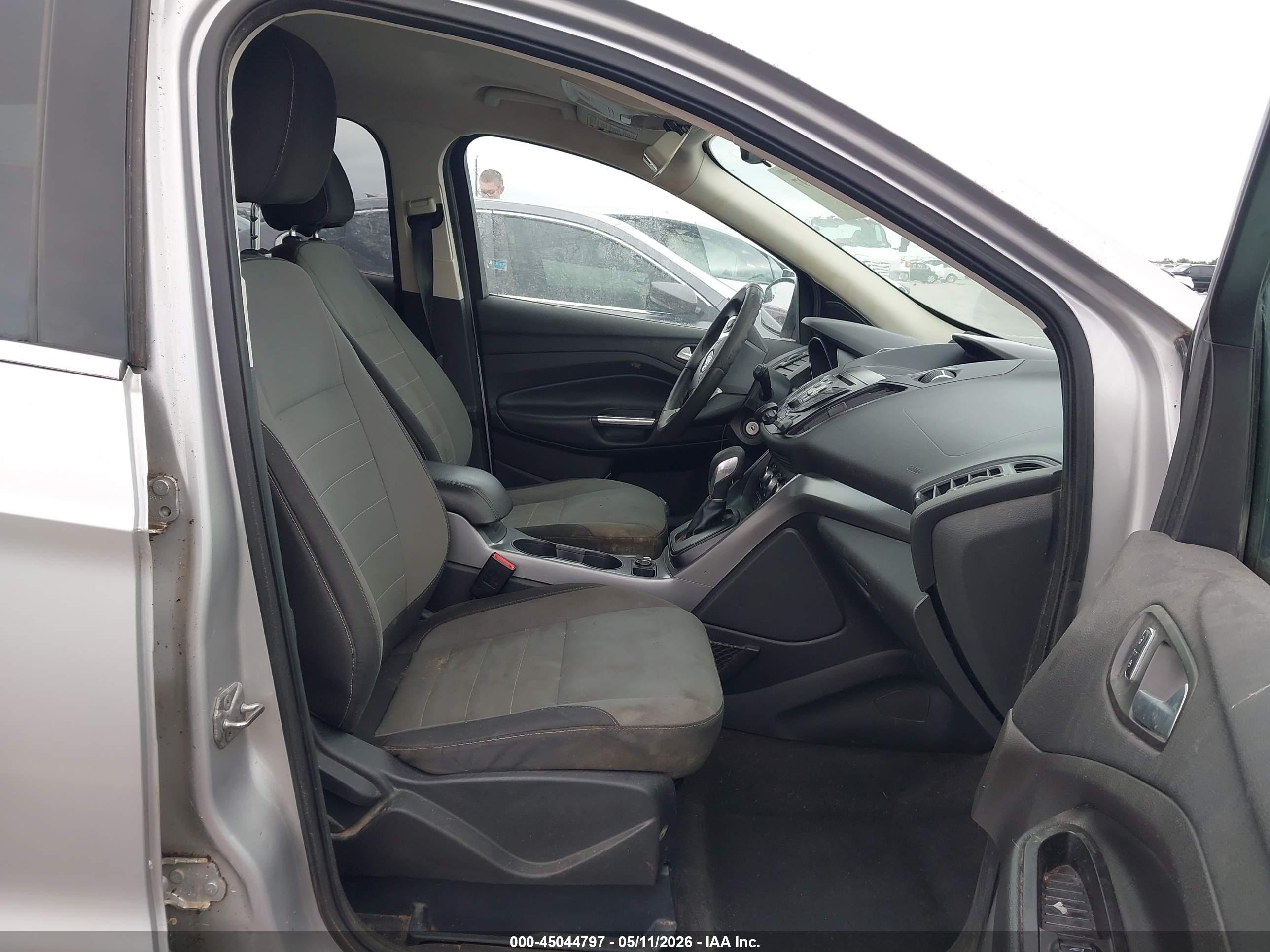FORD ESCAPE image 5