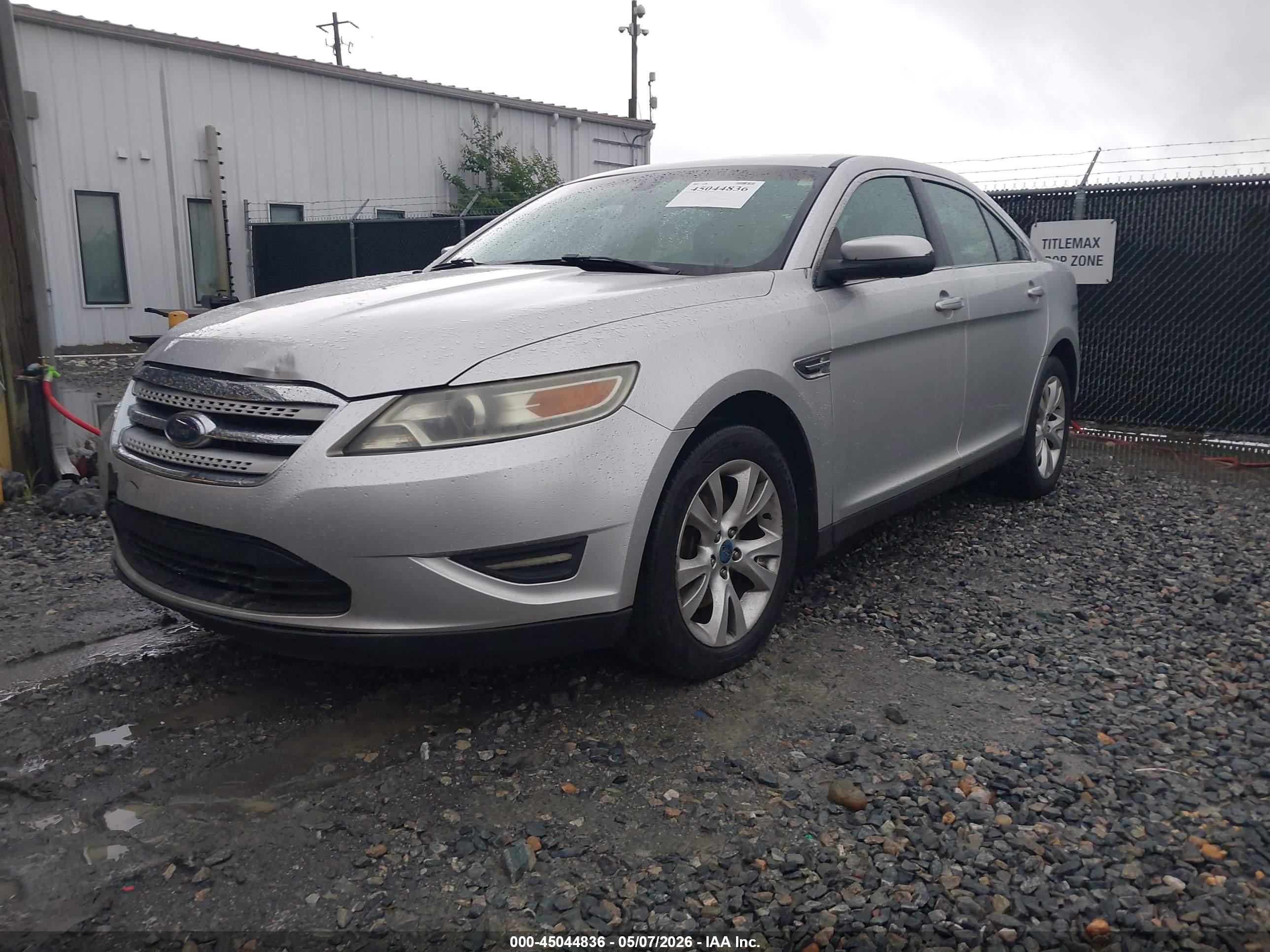 FORD TAURUS image 2