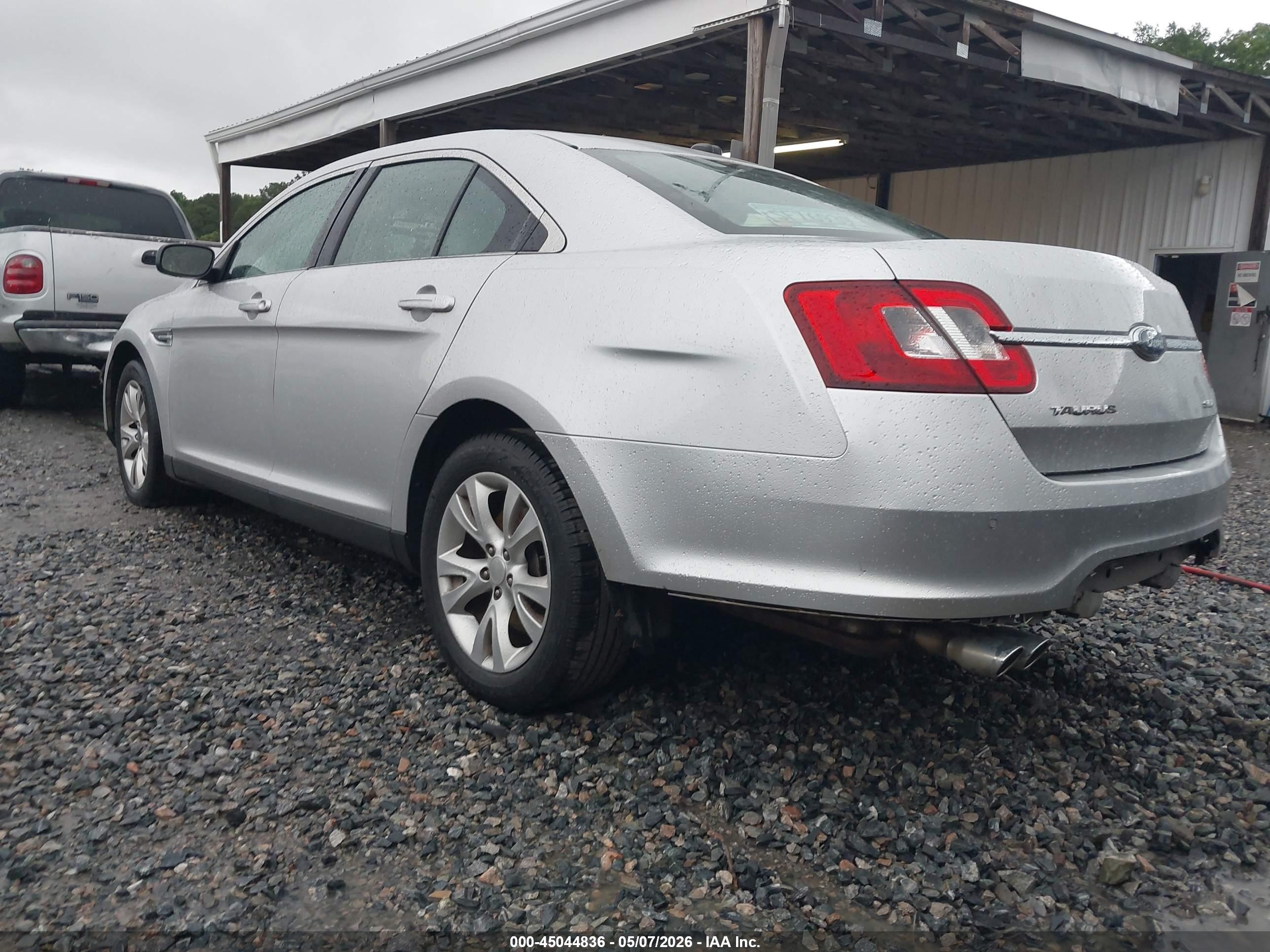 FORD TAURUS image 3