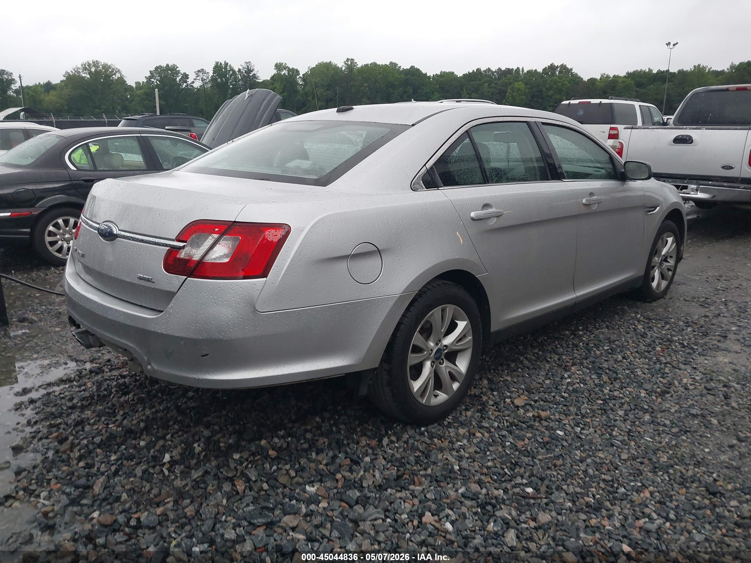 FORD TAURUS image 4