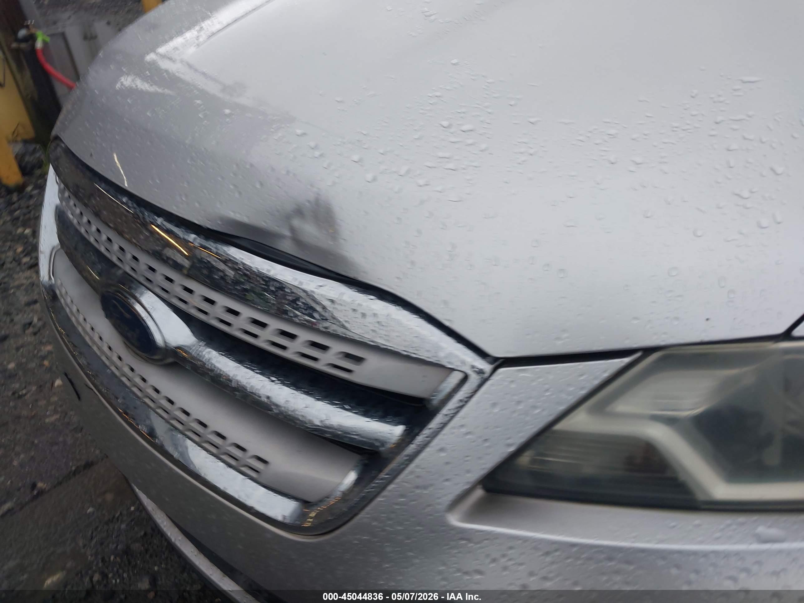 FORD TAURUS image 6