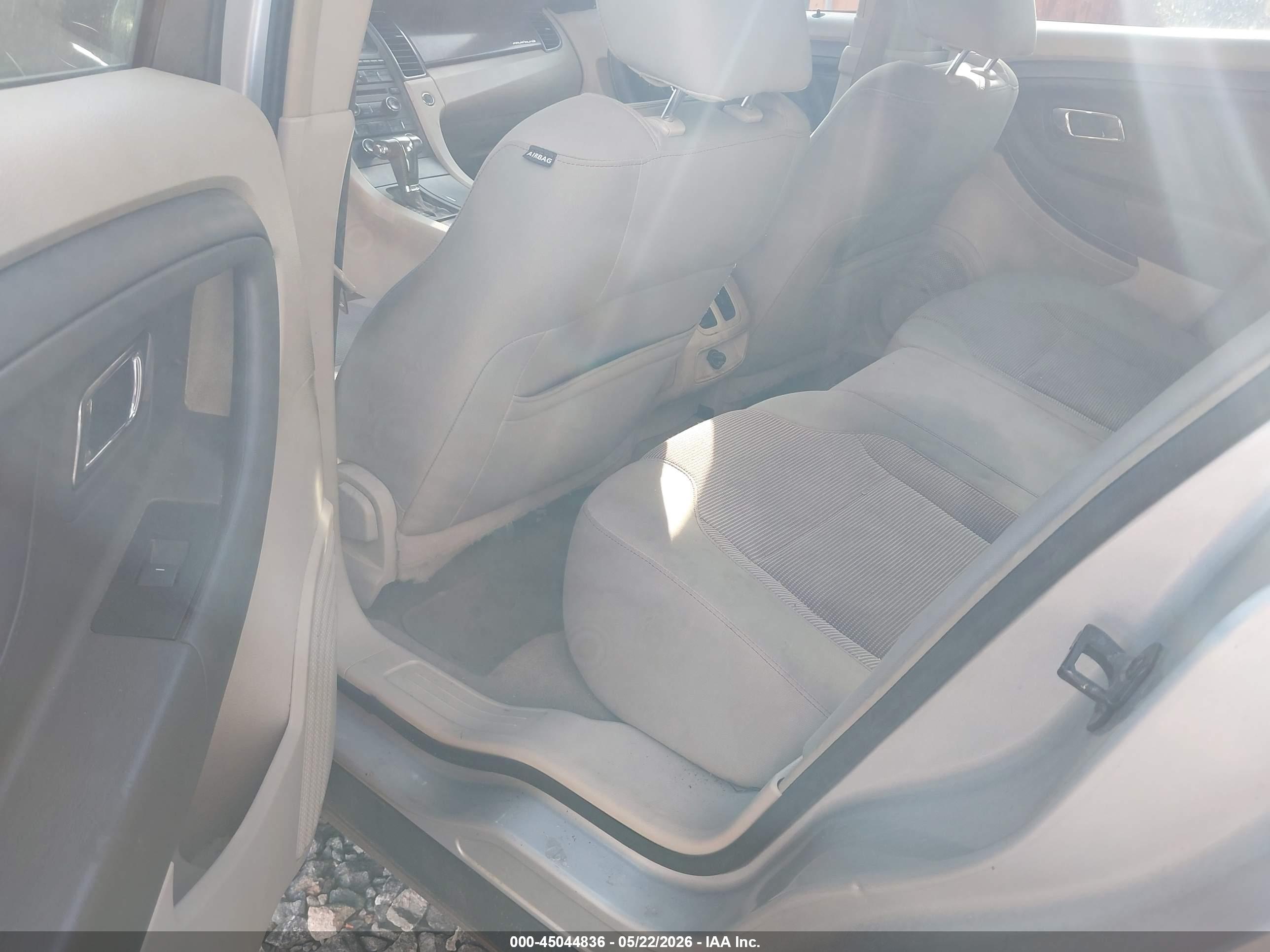 FORD TAURUS image 8