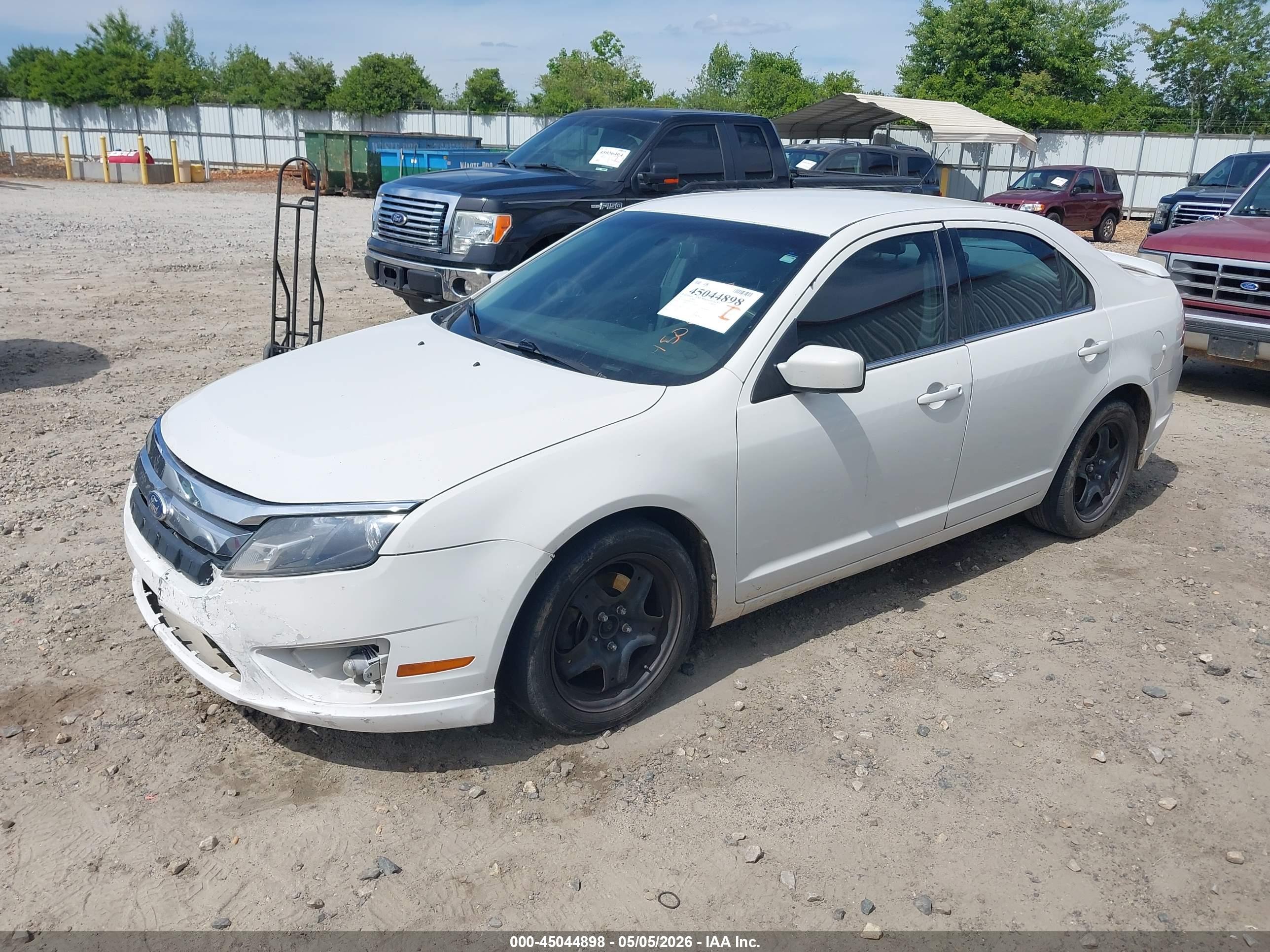 FORD FUSION image 2