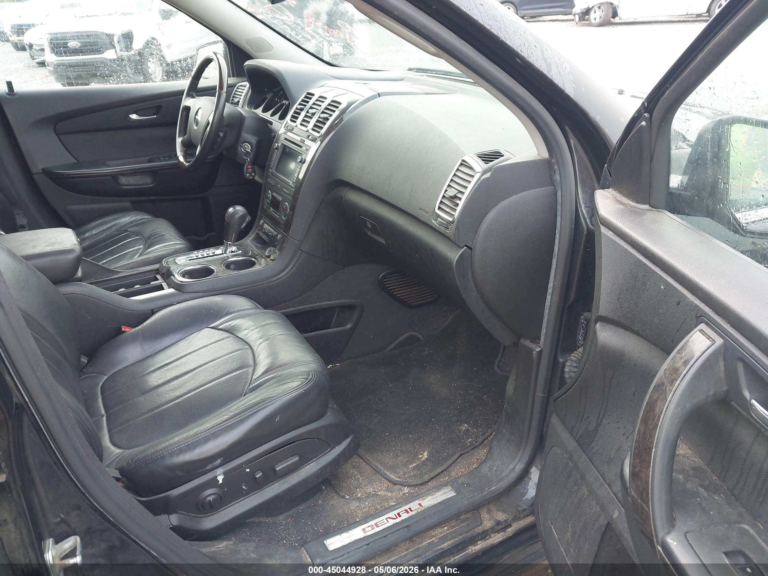 GMC ACADIA image 5