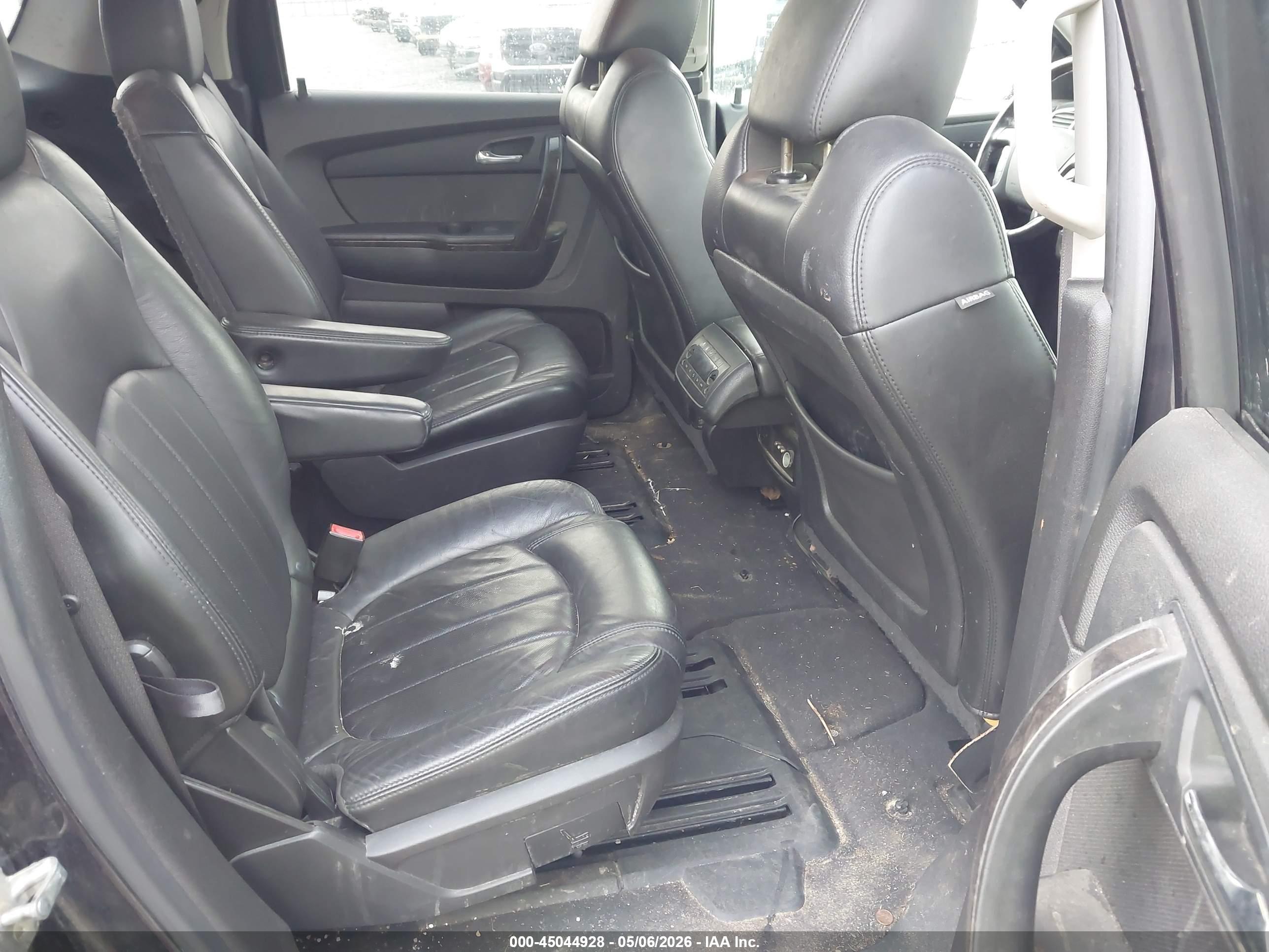 GMC ACADIA image 8