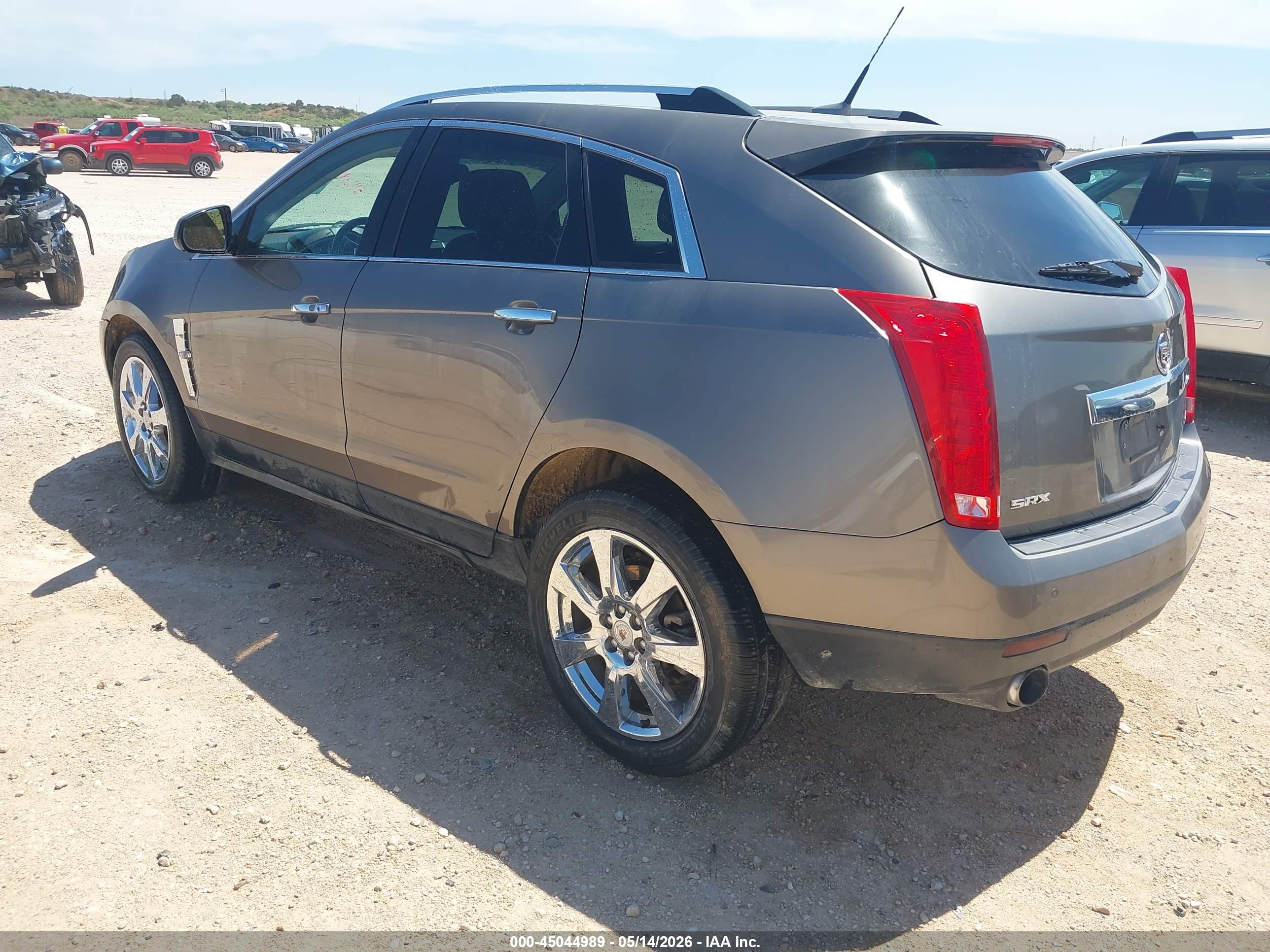CADILLAC SRX image 3