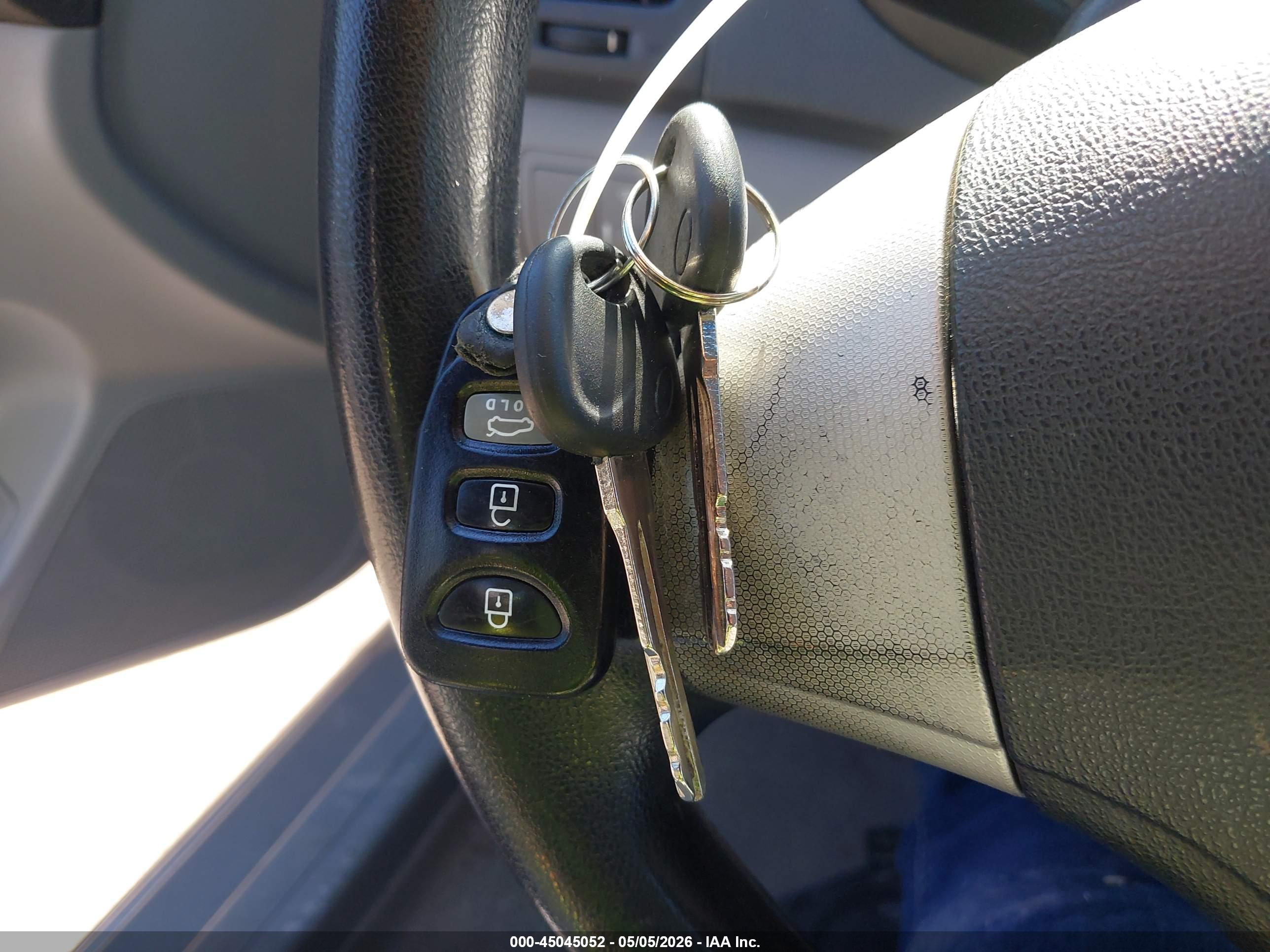 HYUNDAI ELANTRA image 11
