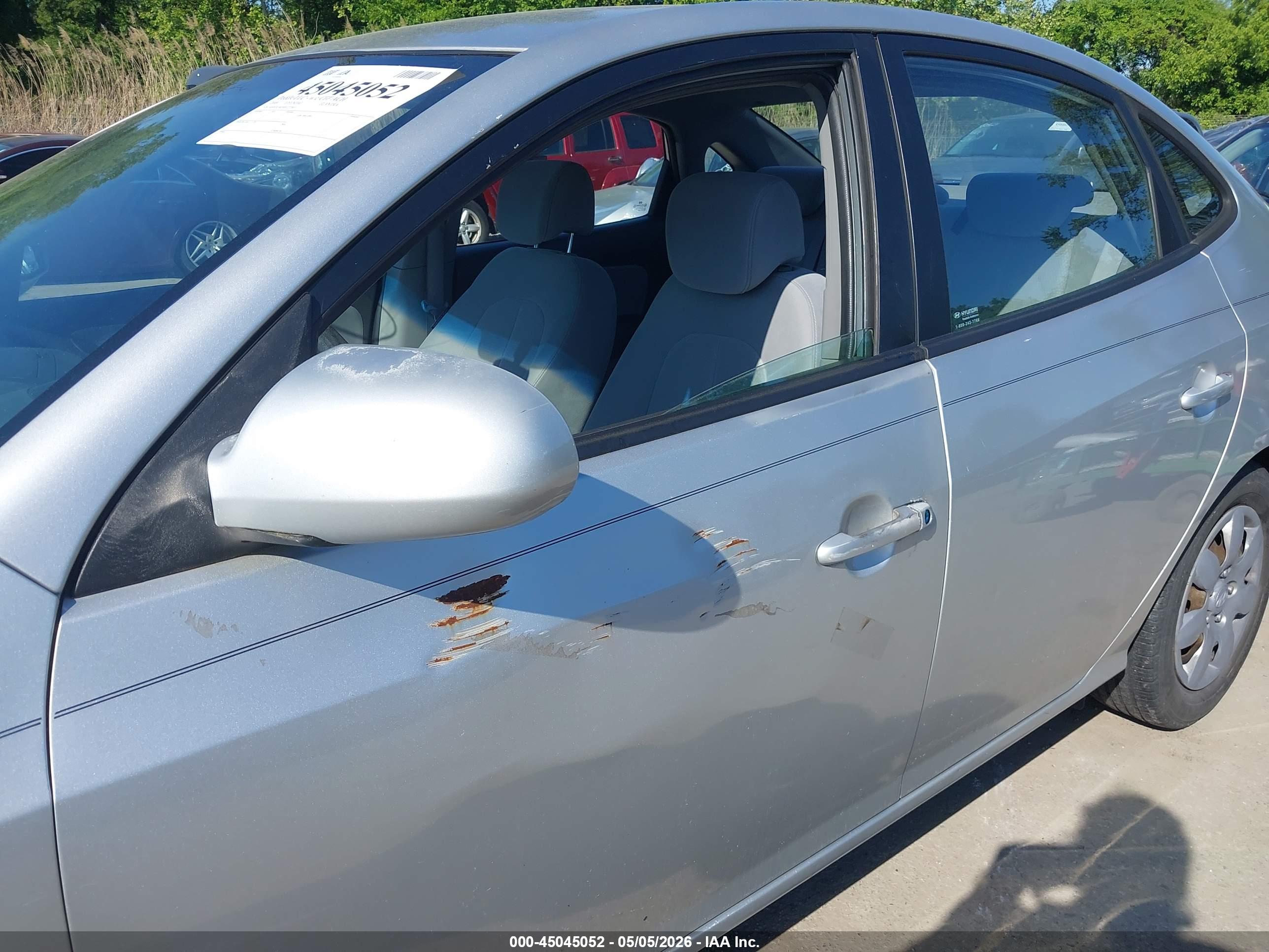 HYUNDAI ELANTRA image 6