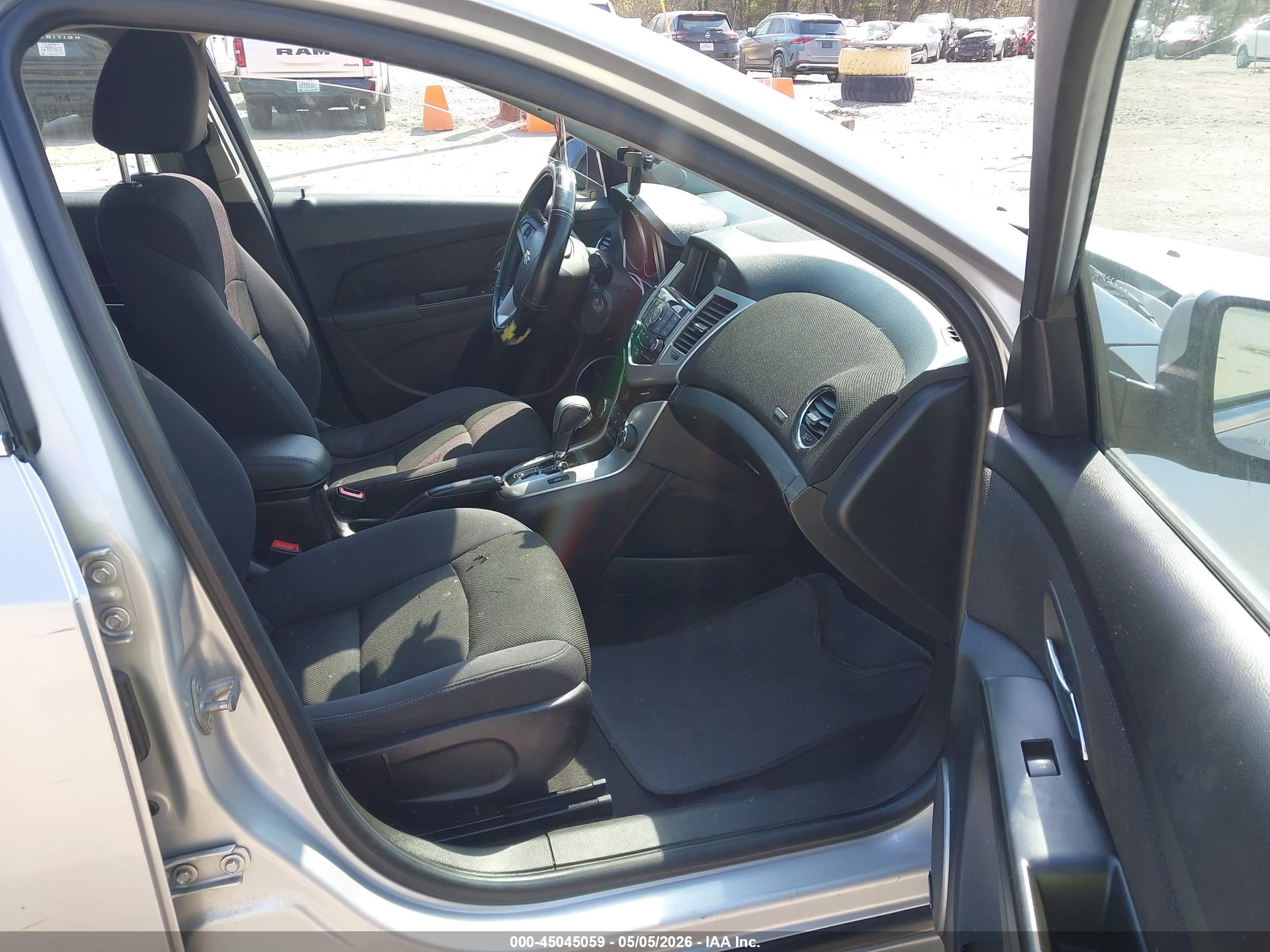 CHEVROLET CRUZE image 5