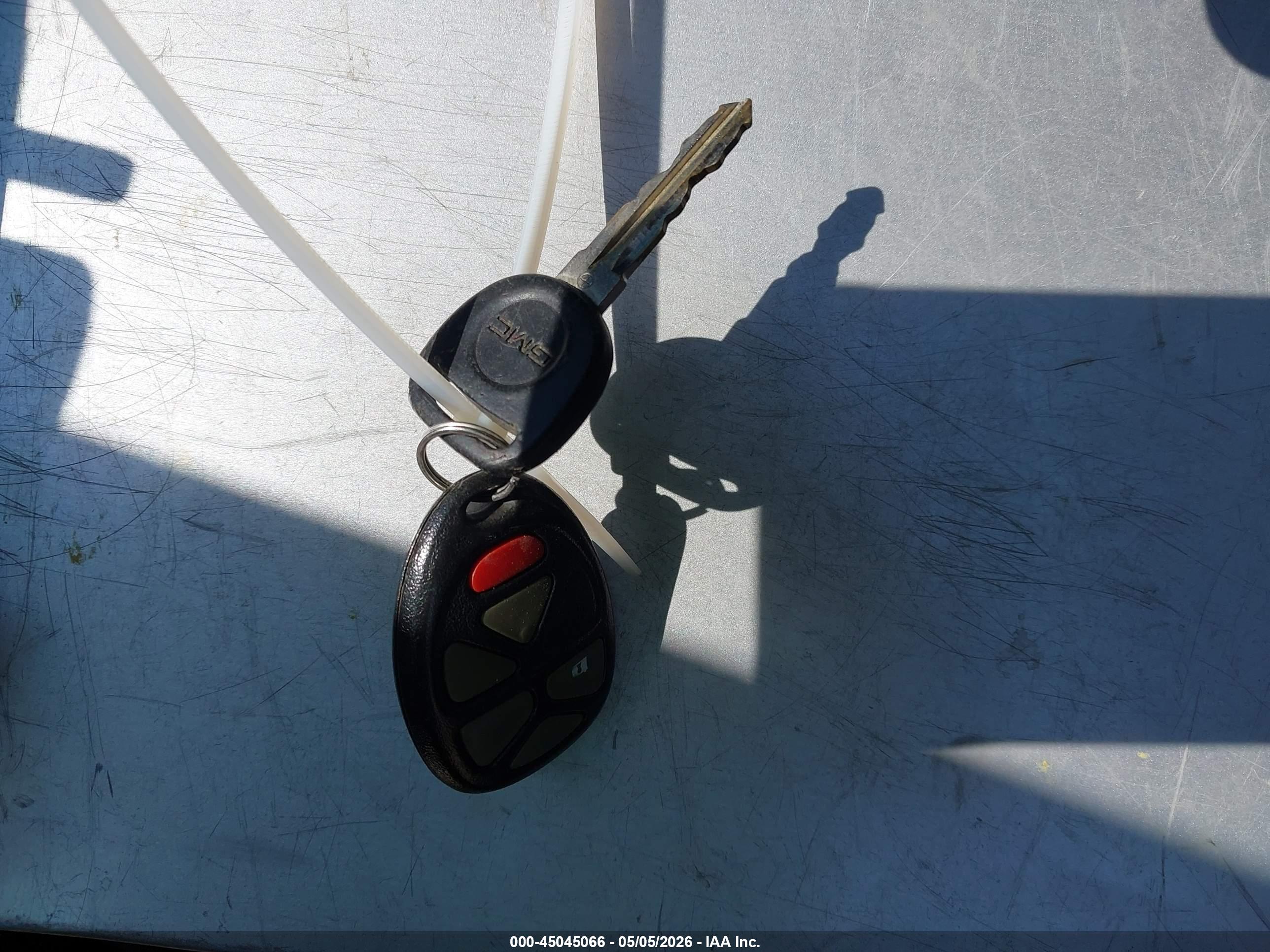 GMC YUKON image 11