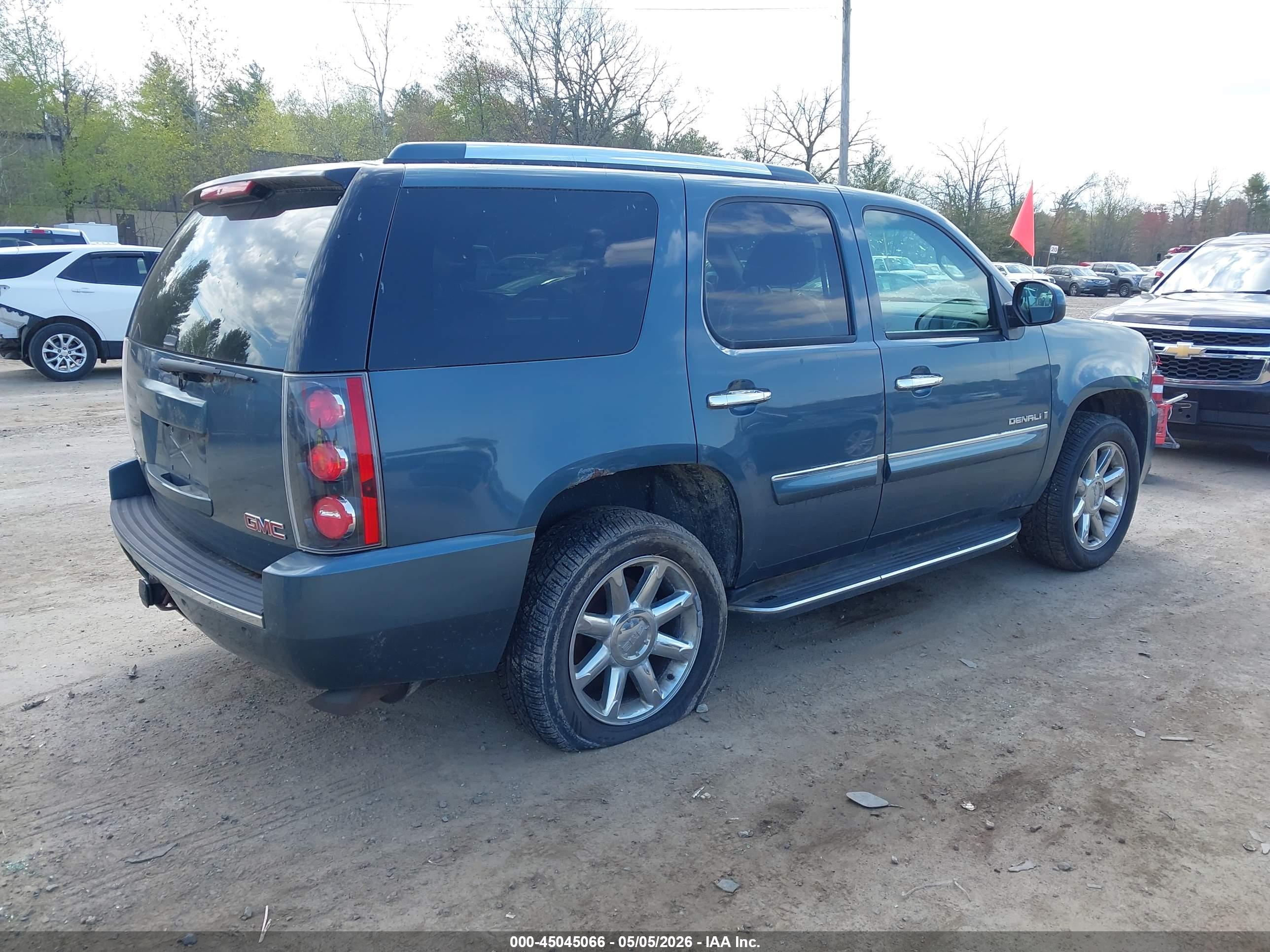 GMC YUKON image 4