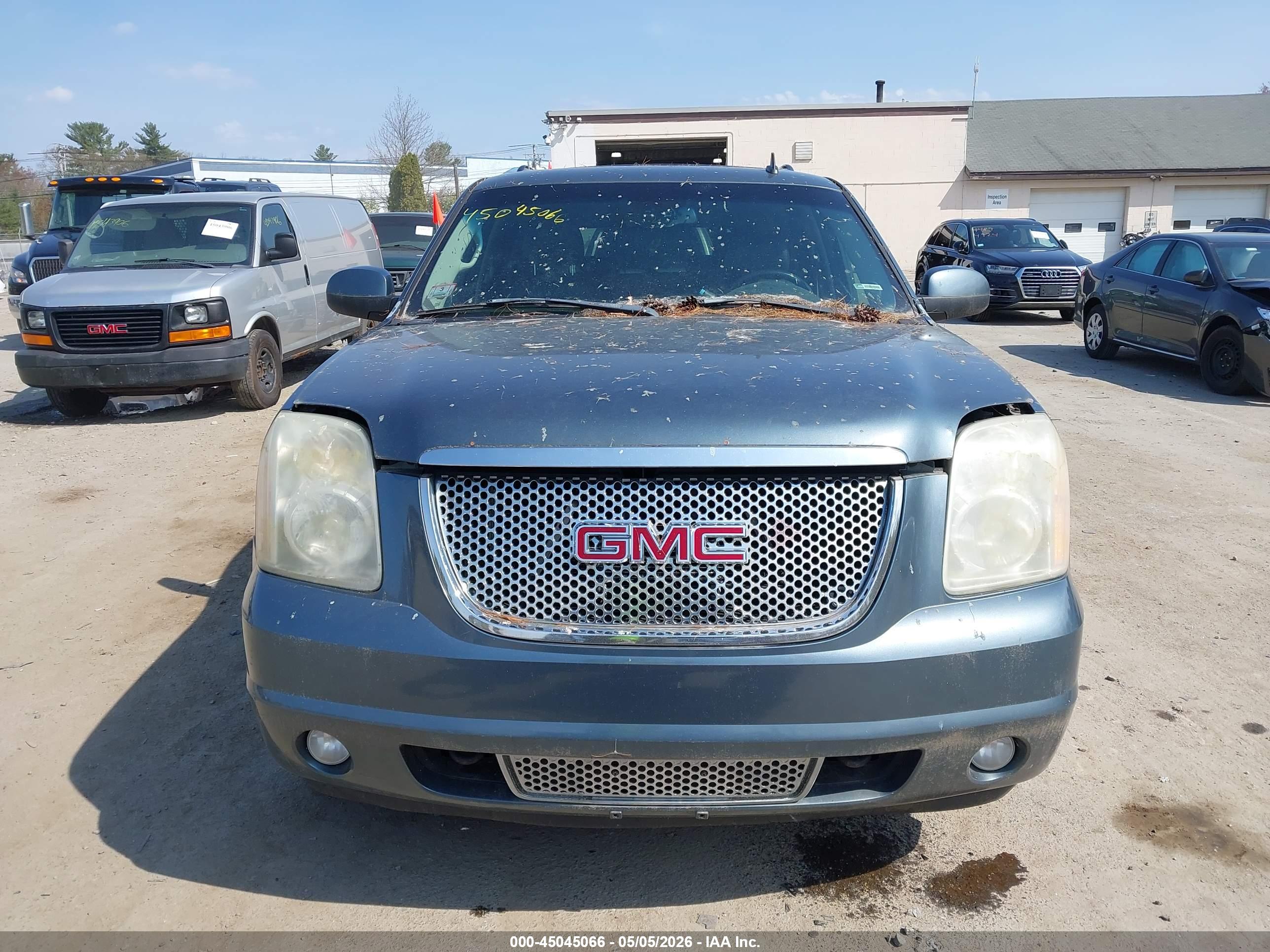 GMC YUKON image 6