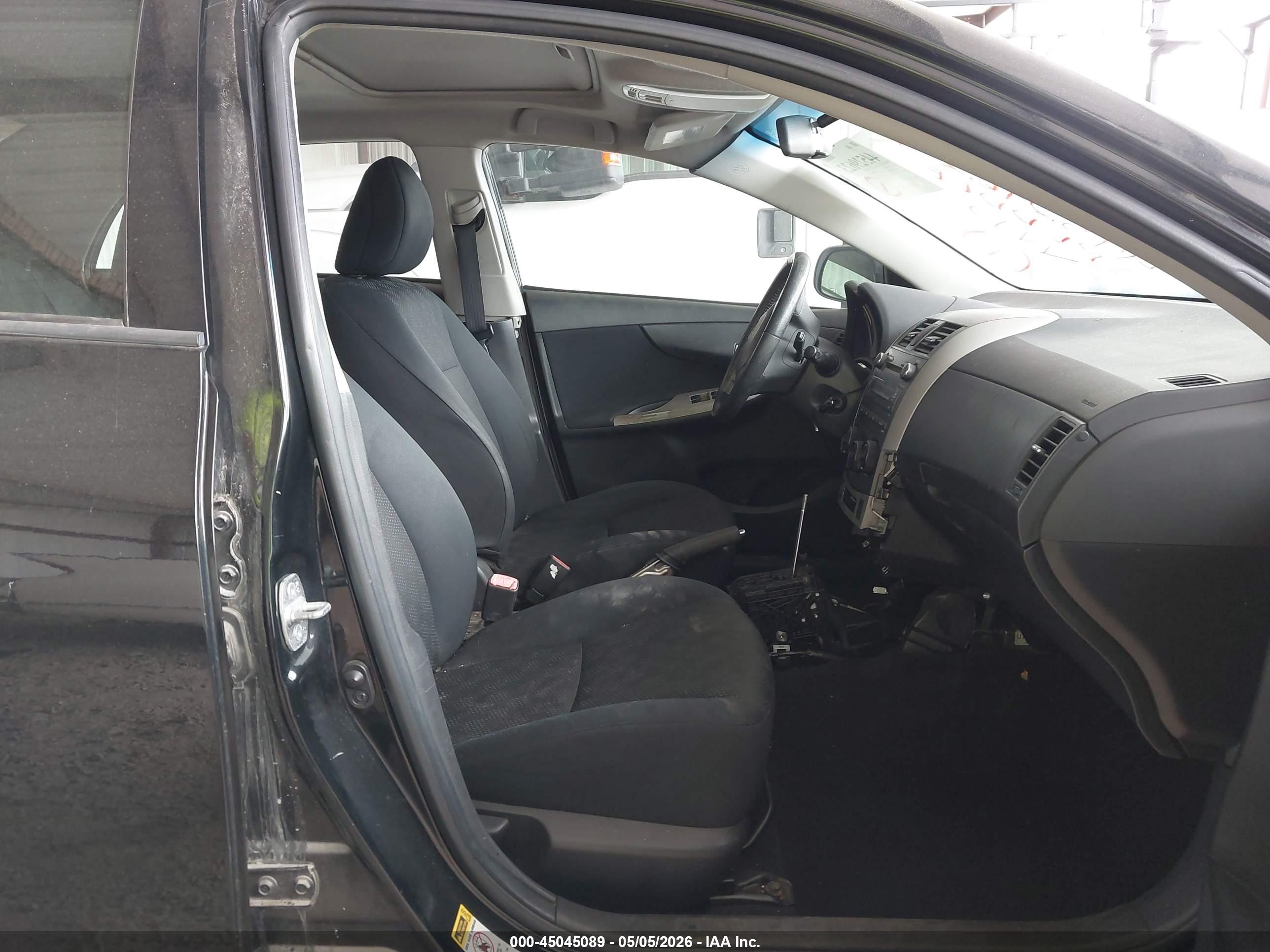 TOYOTA COROLLA image 5