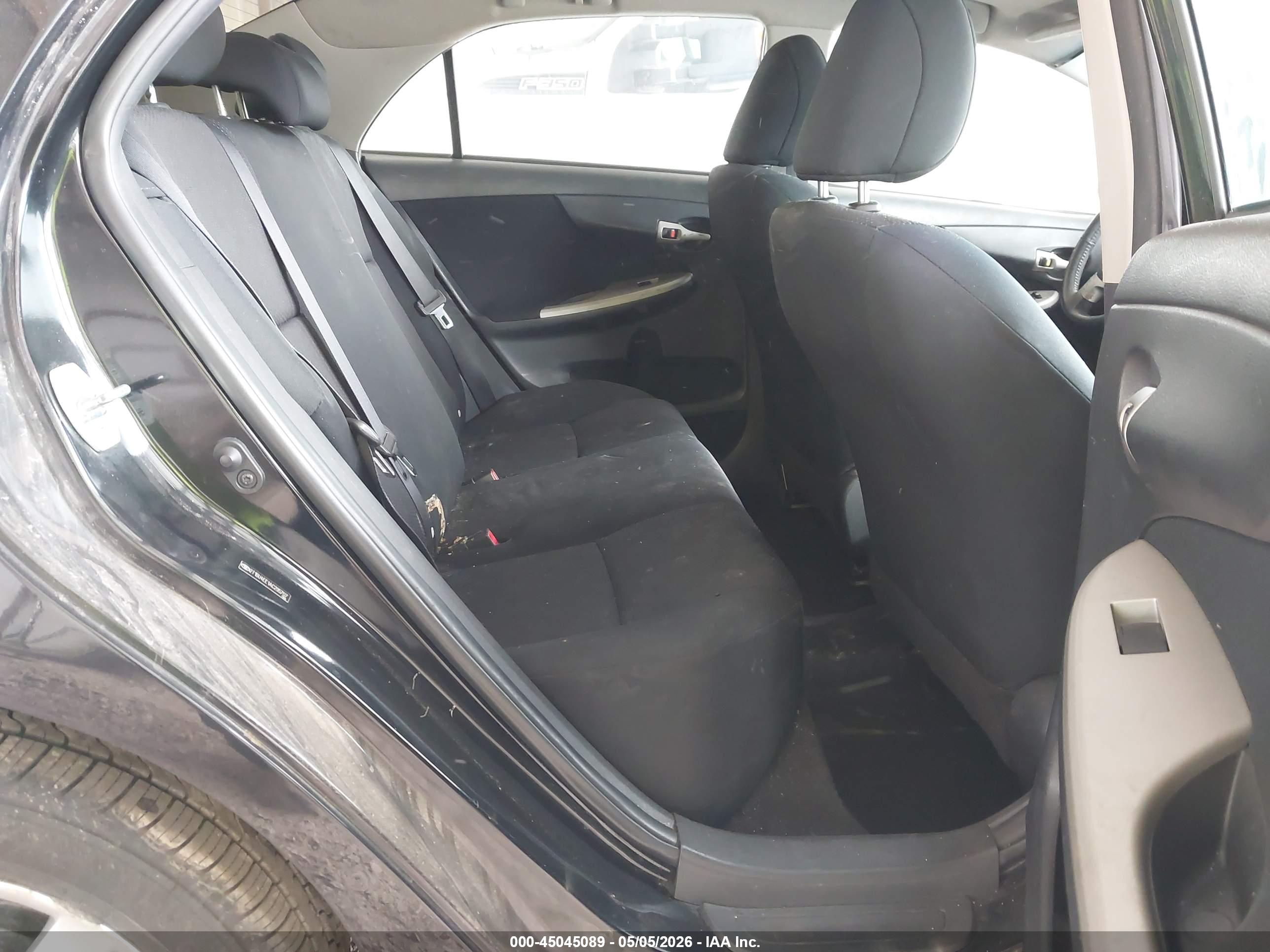 TOYOTA COROLLA image 8
