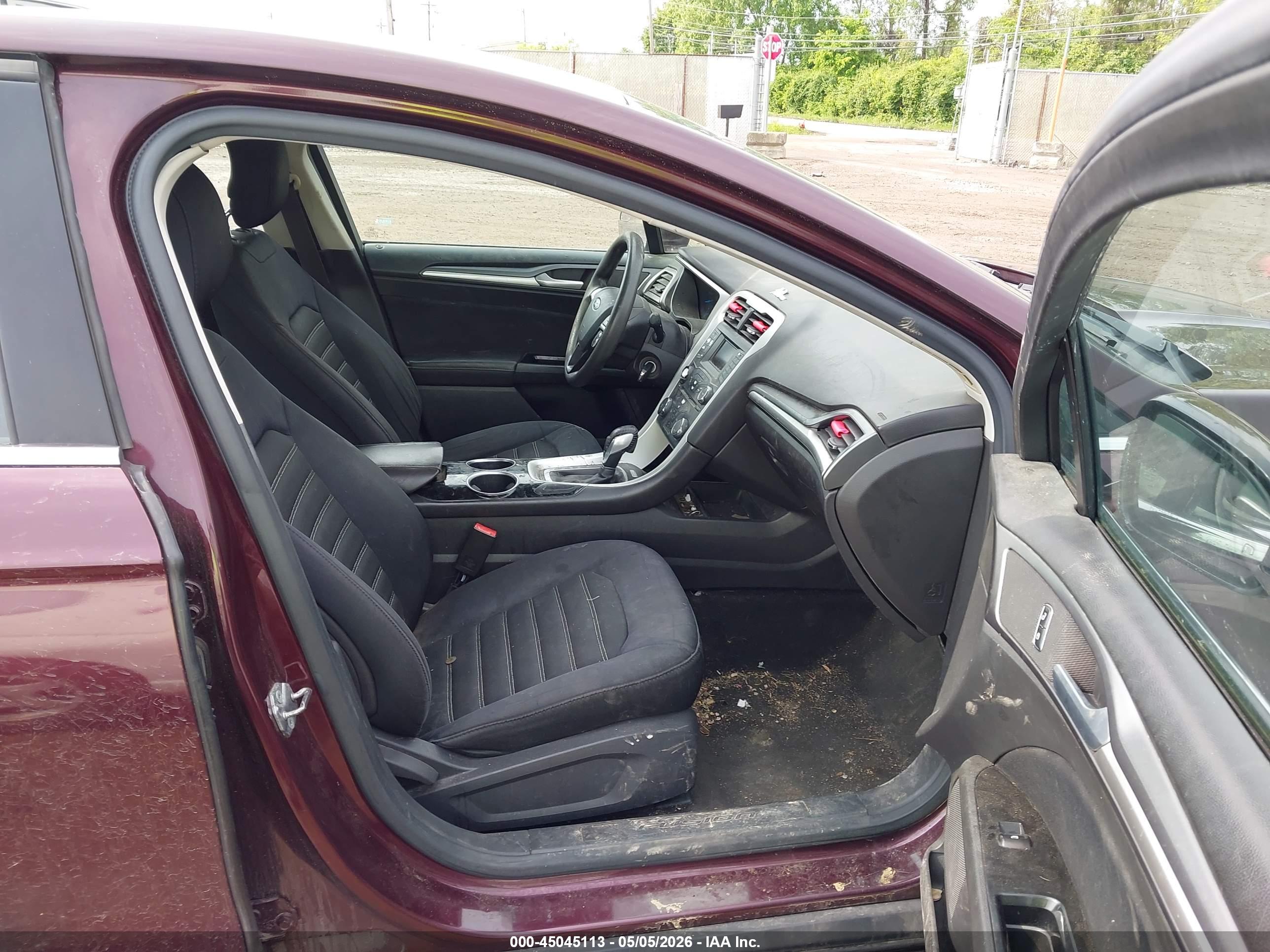 FORD FUSION image 5