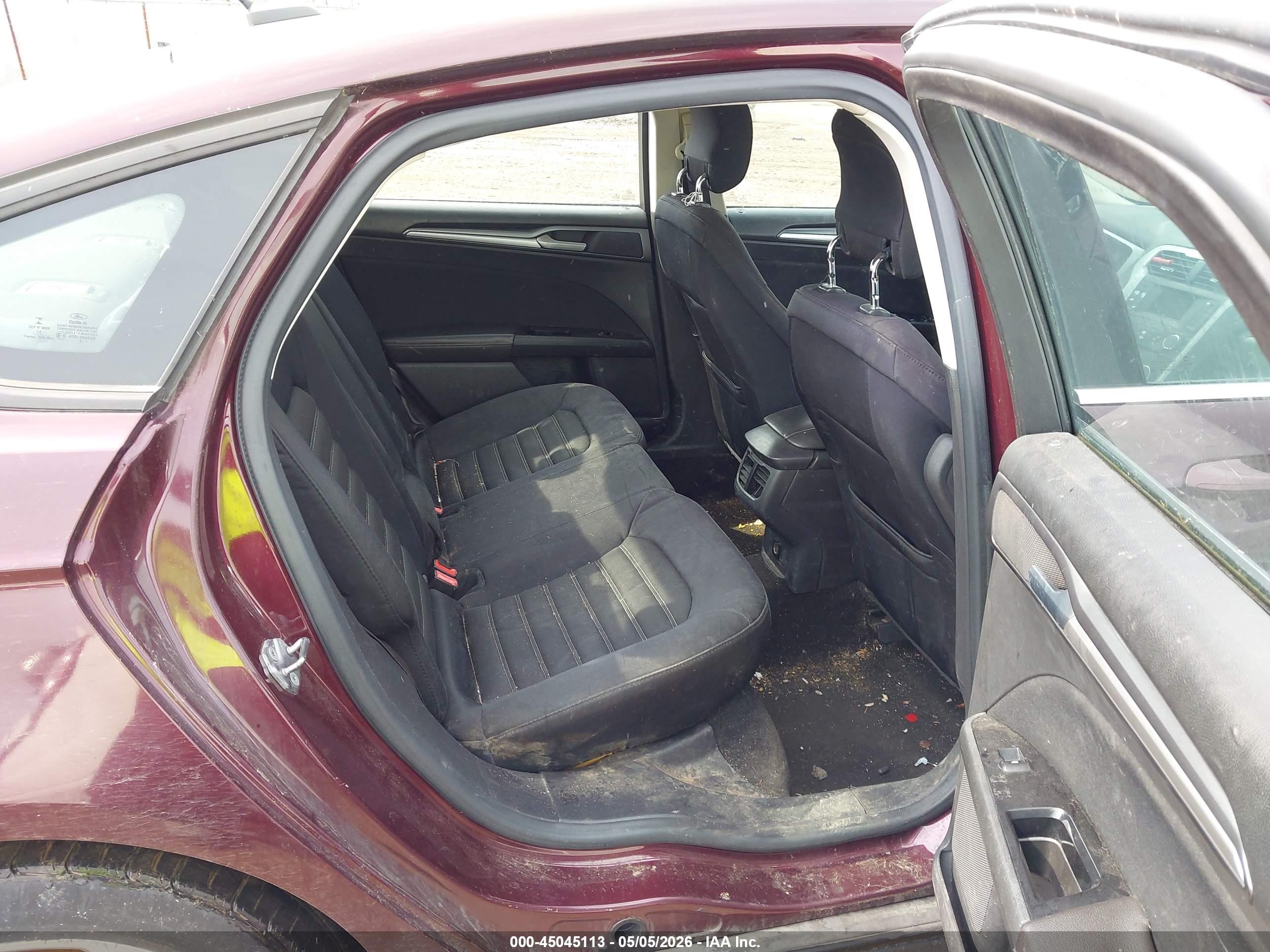 FORD FUSION image 8