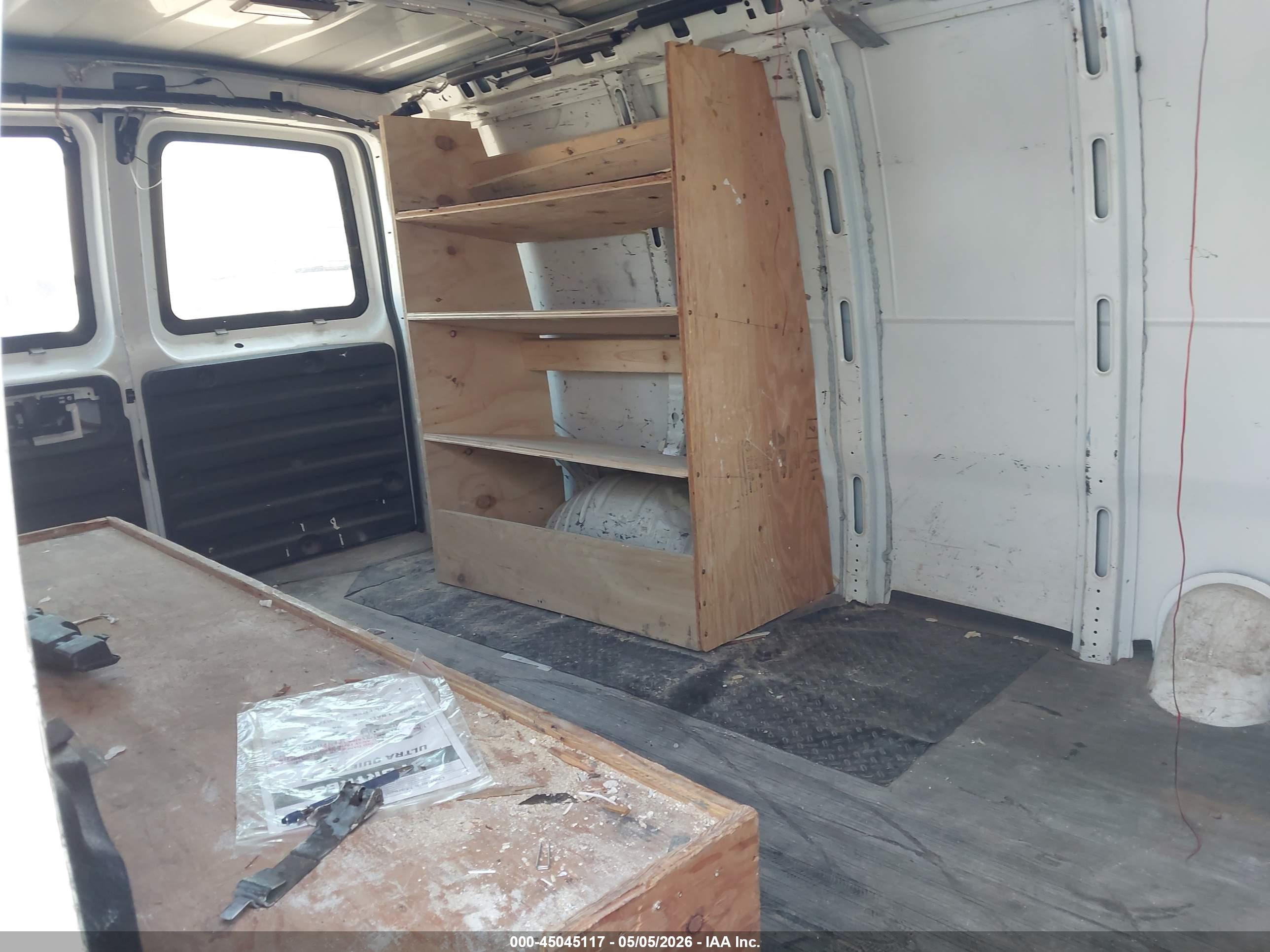 CHEVROLET EXPRESS image 8