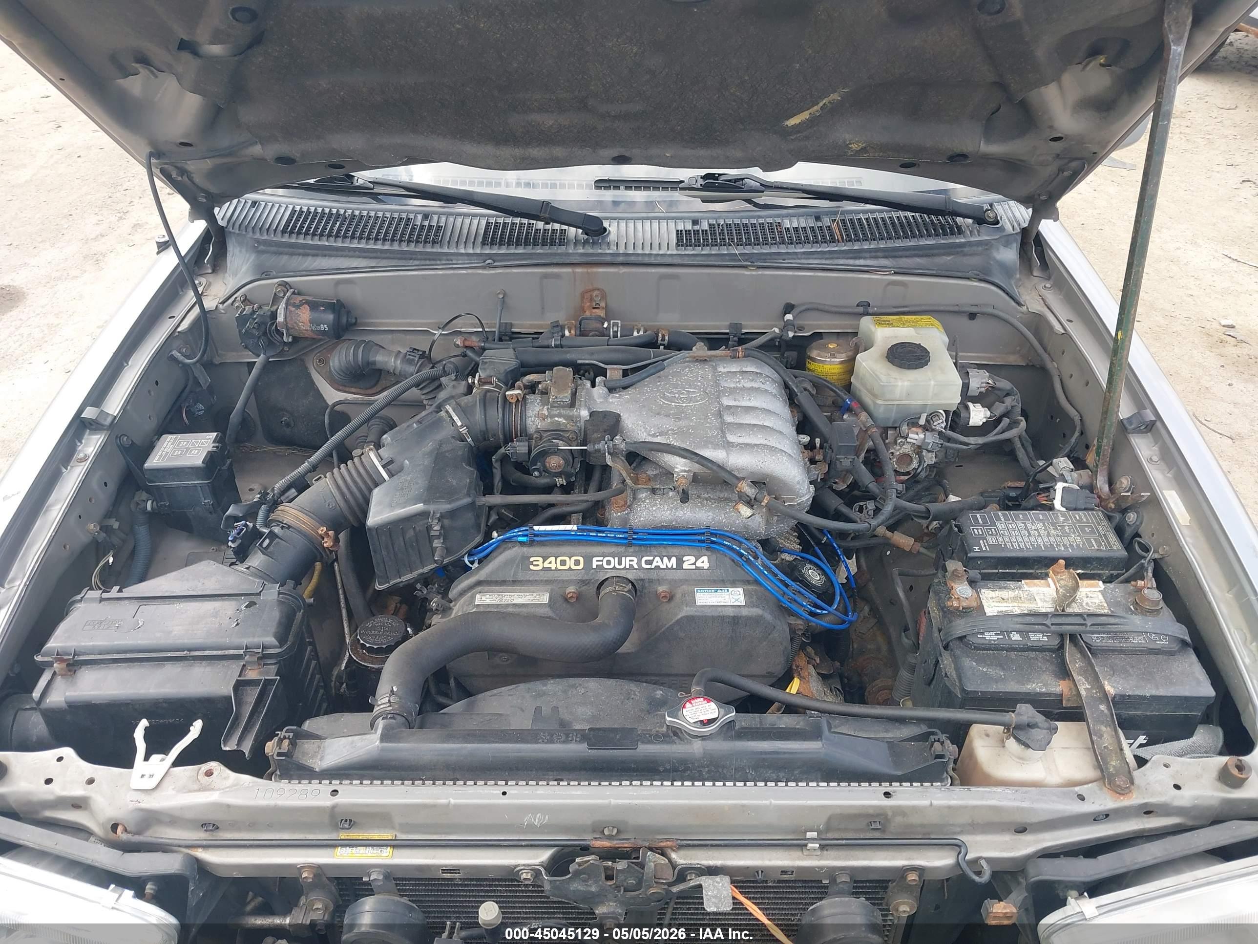 TOYOTA 4RUNNER image 10