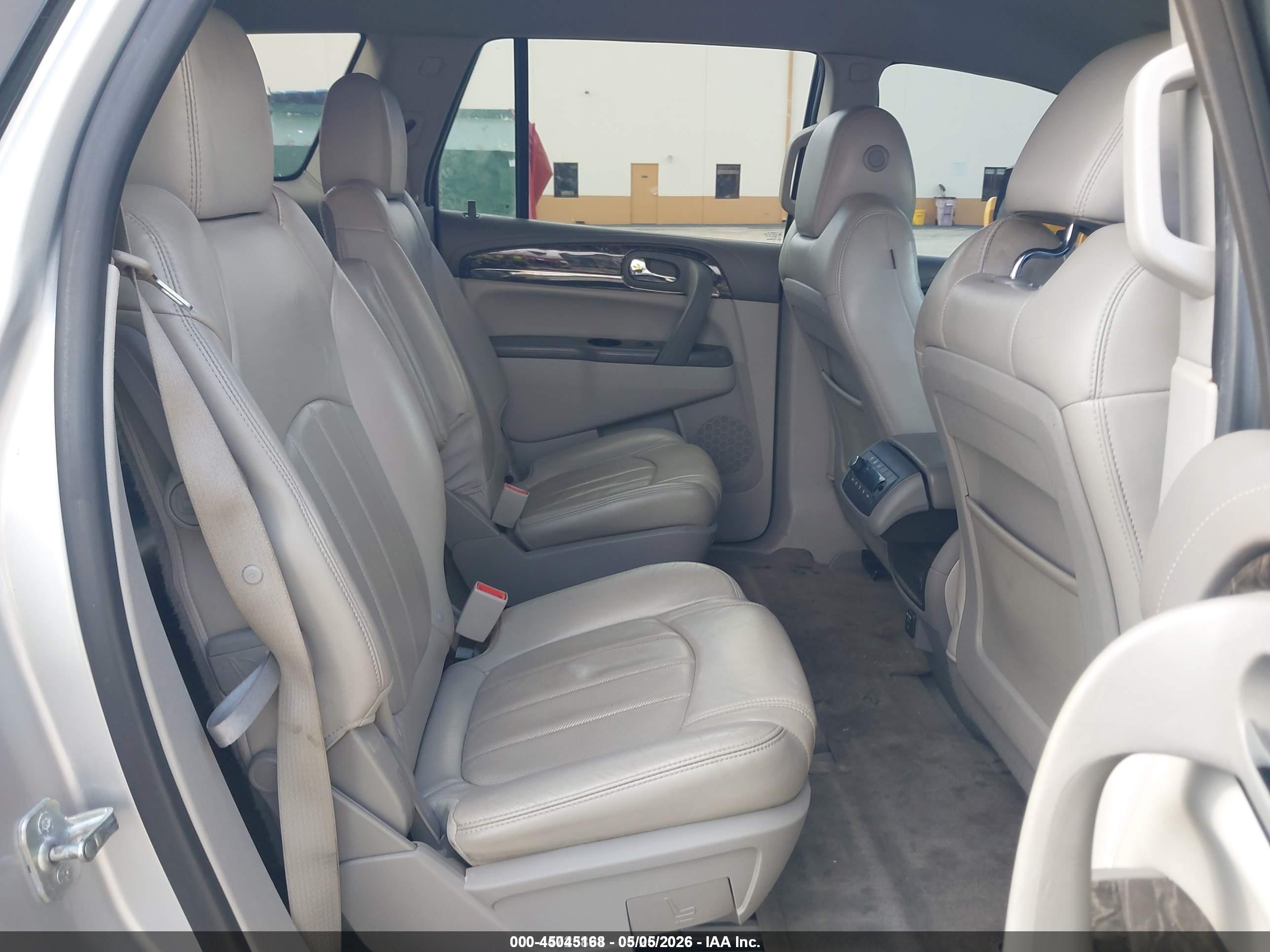 BUICK ENCLAVE image 8