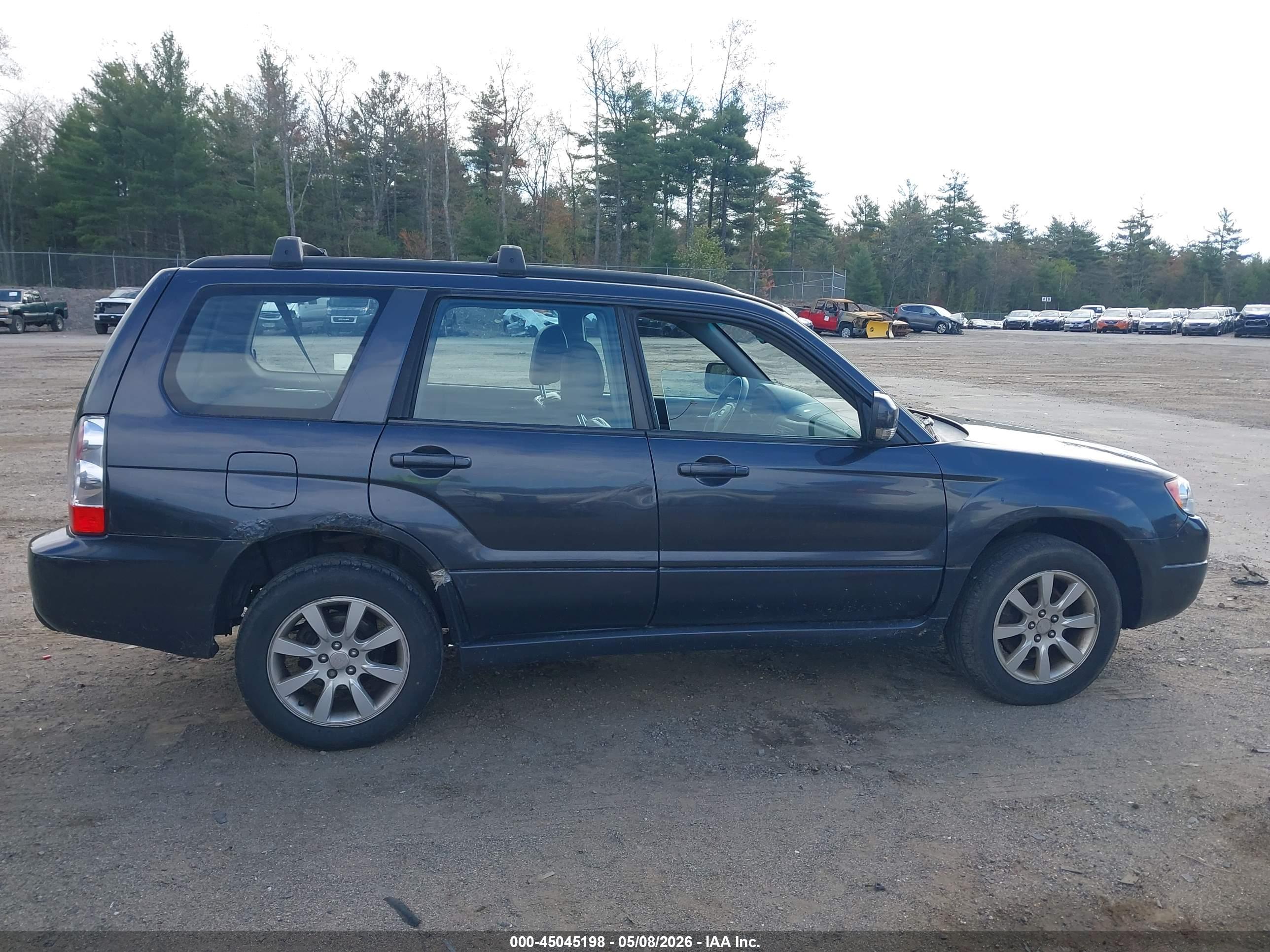 SUBARU FORESTER image 6