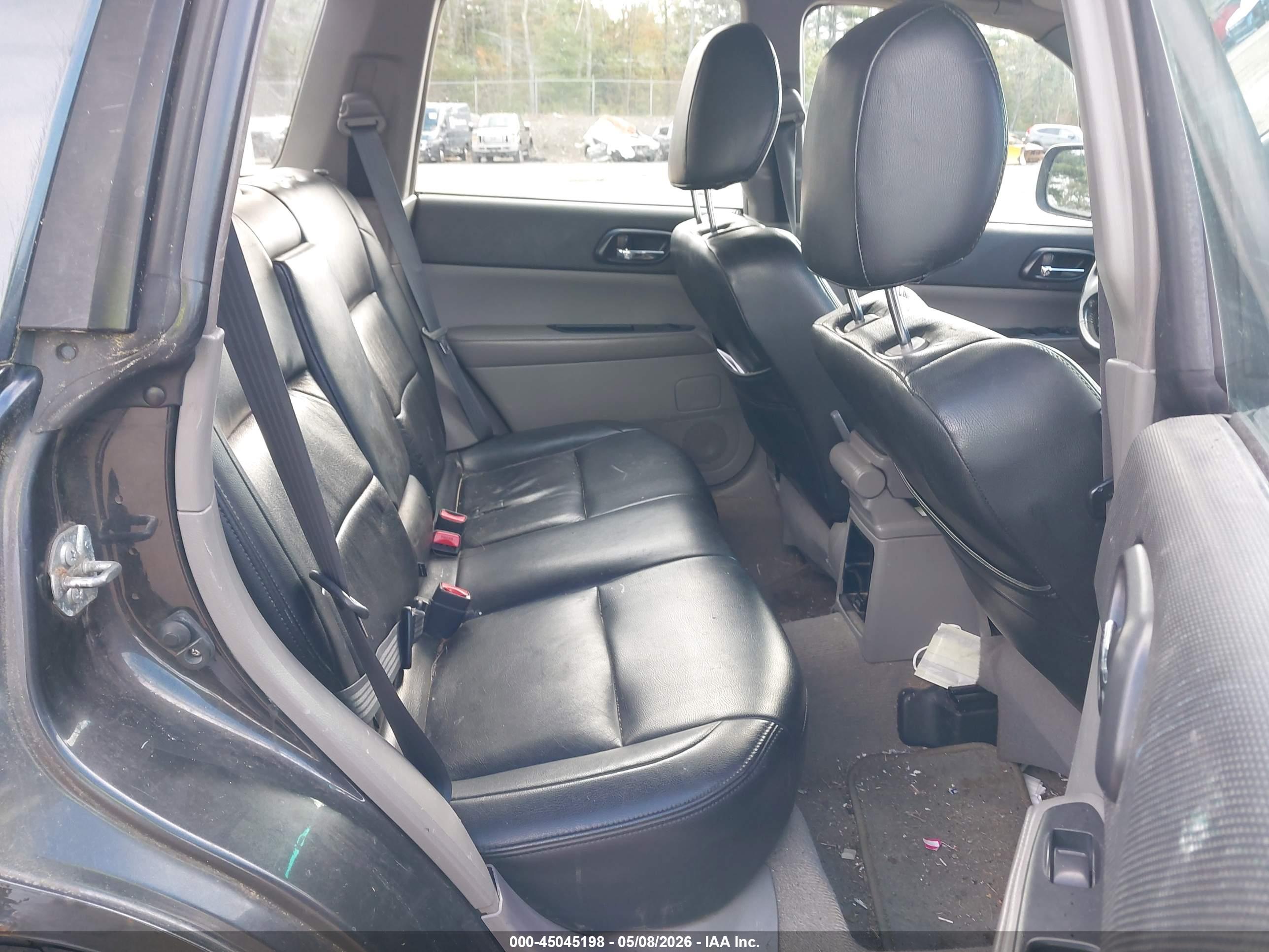 SUBARU FORESTER image 8