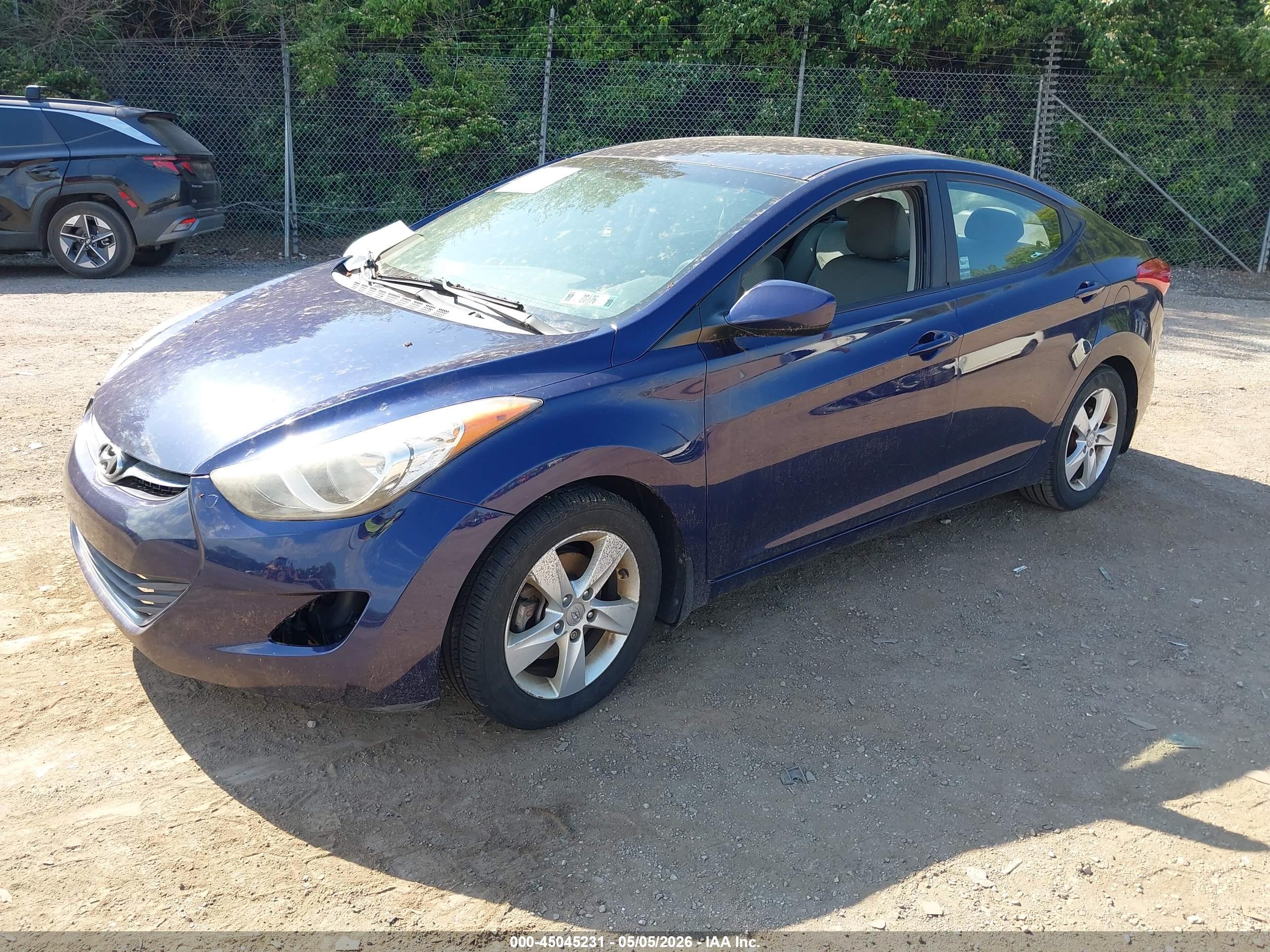 HYUNDAI ELANTRA image 2