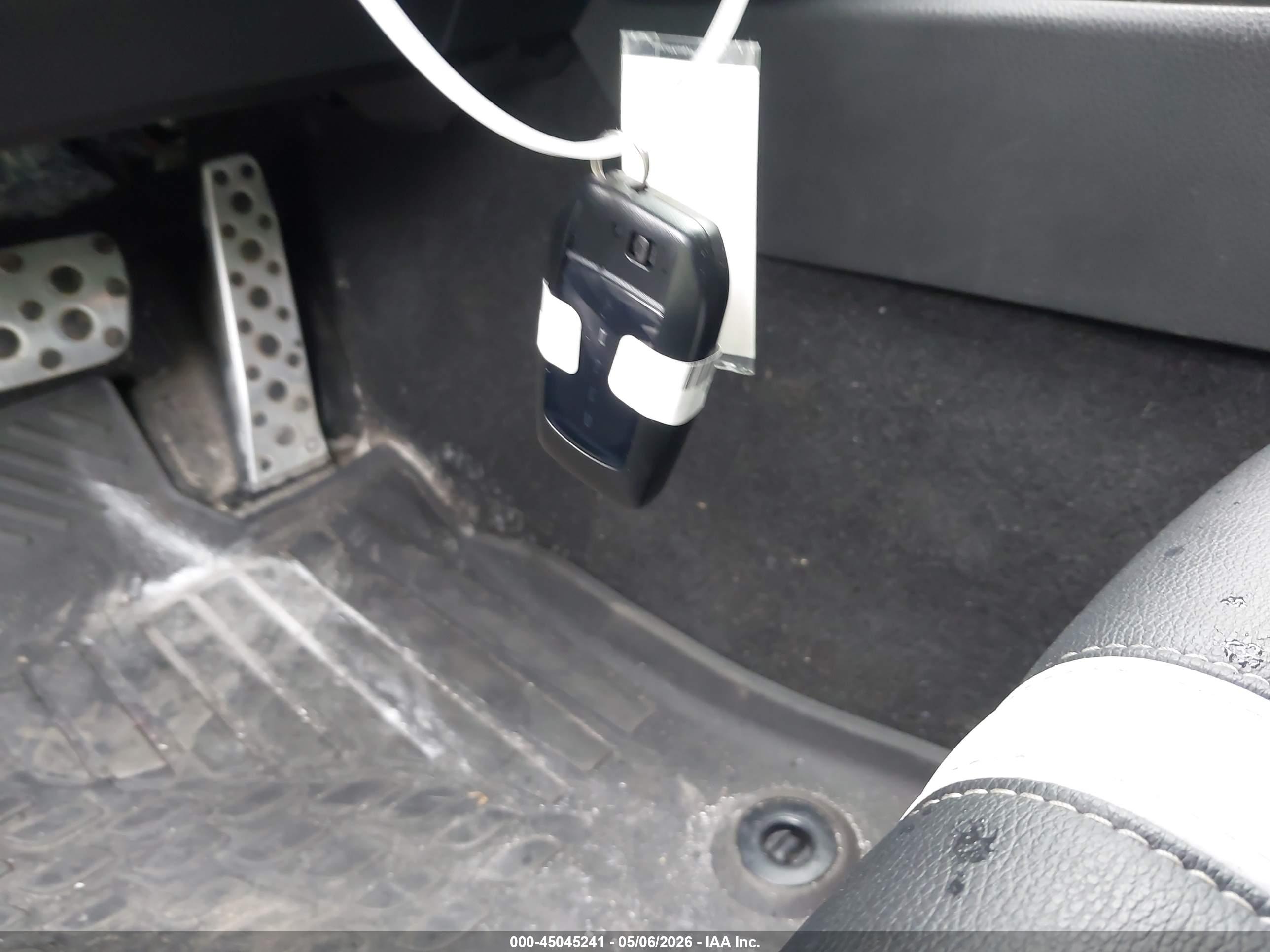 TOYOTA CAMRY image 11