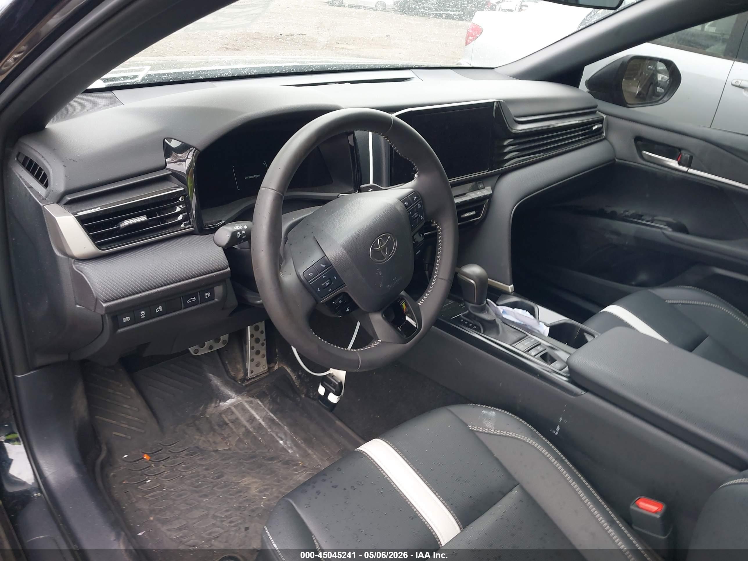TOYOTA CAMRY image 5