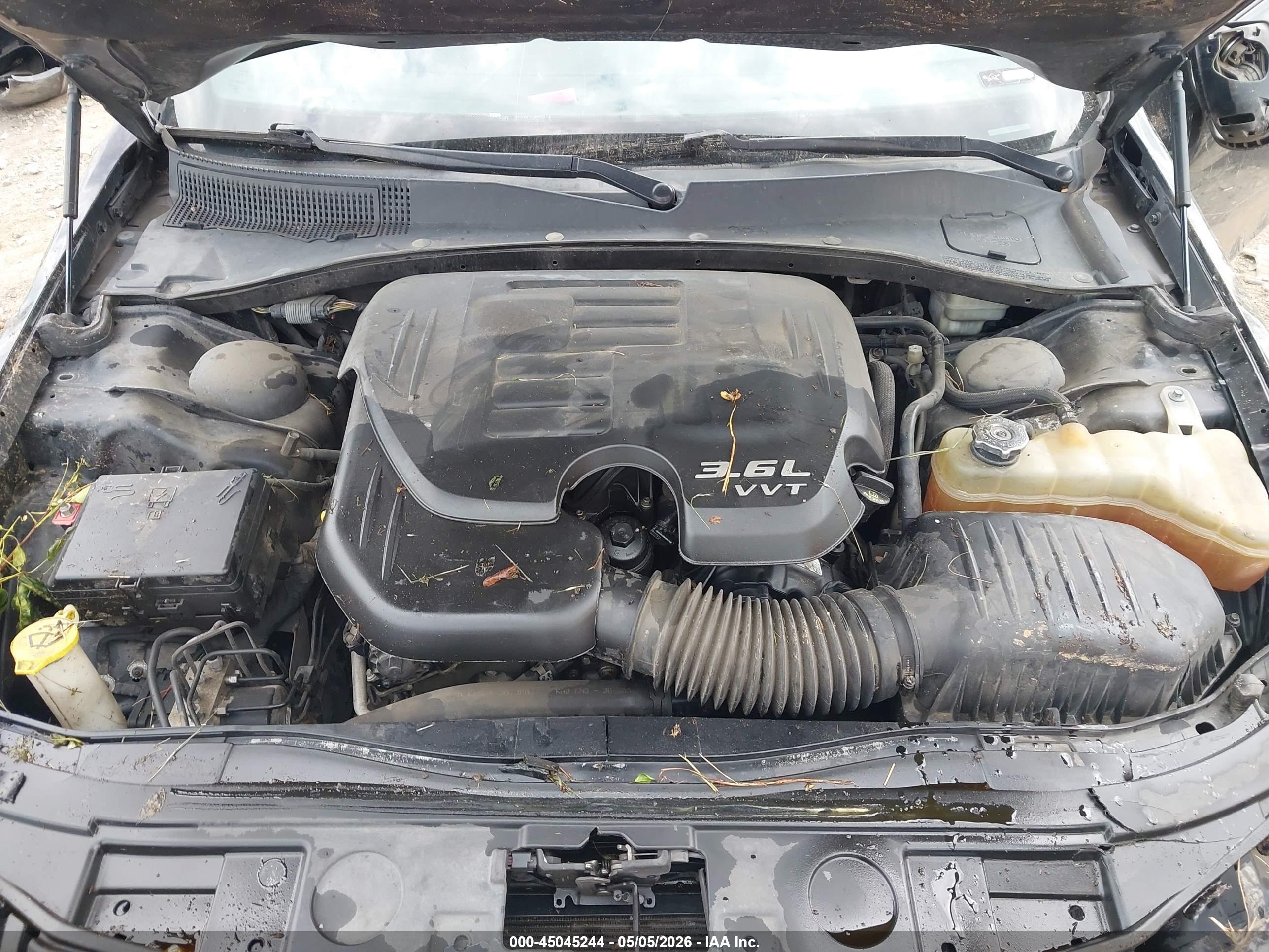 CHRYSLER 300 image 10