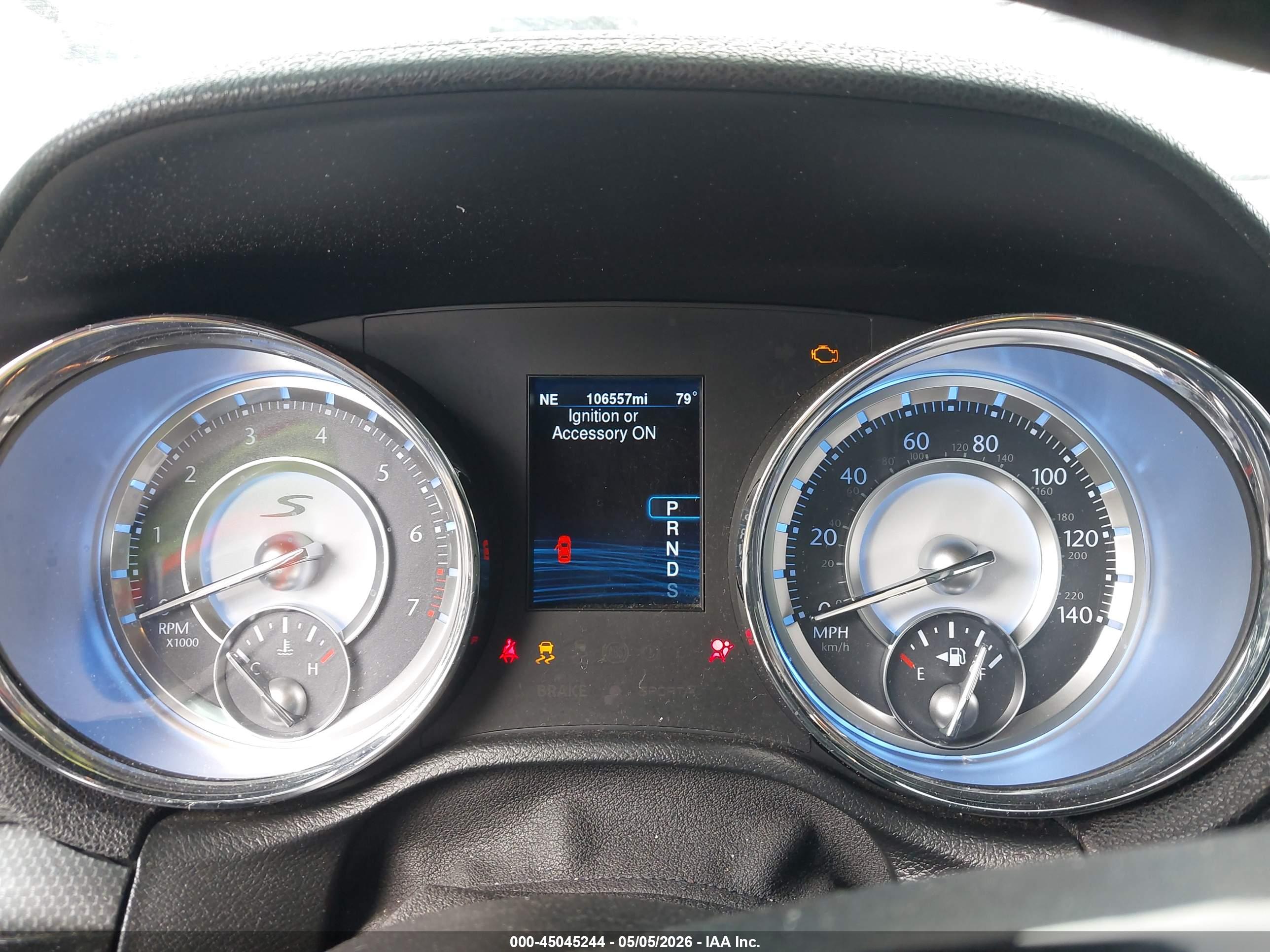 CHRYSLER 300 image 7