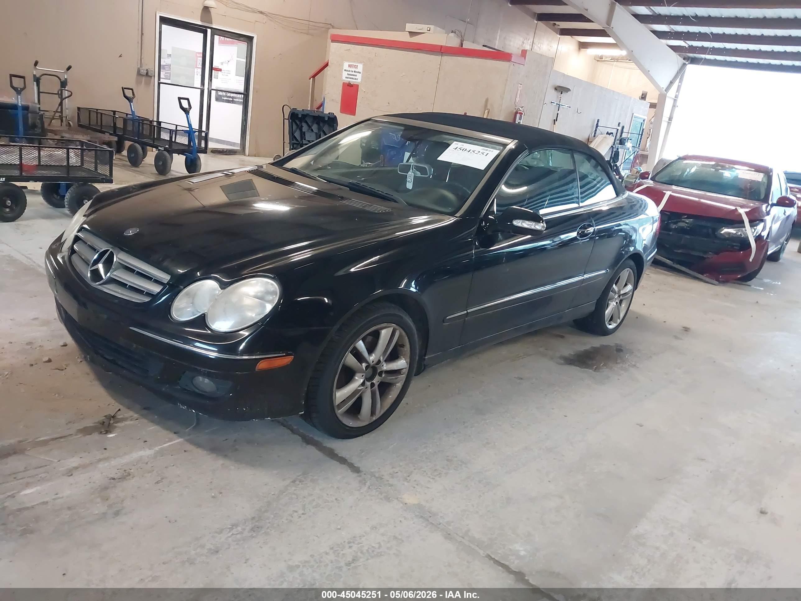 MERCEDES-BENZ CLK image 2