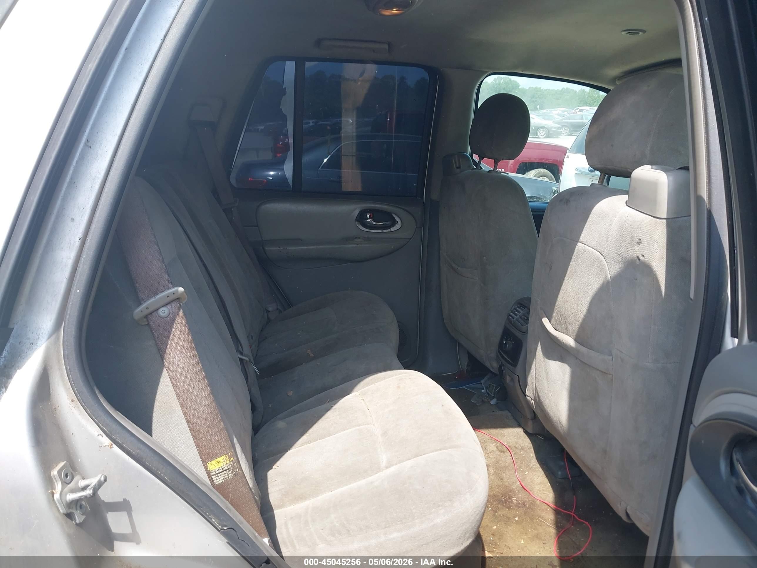 CHEVROLET TRAILBLAZER image 8