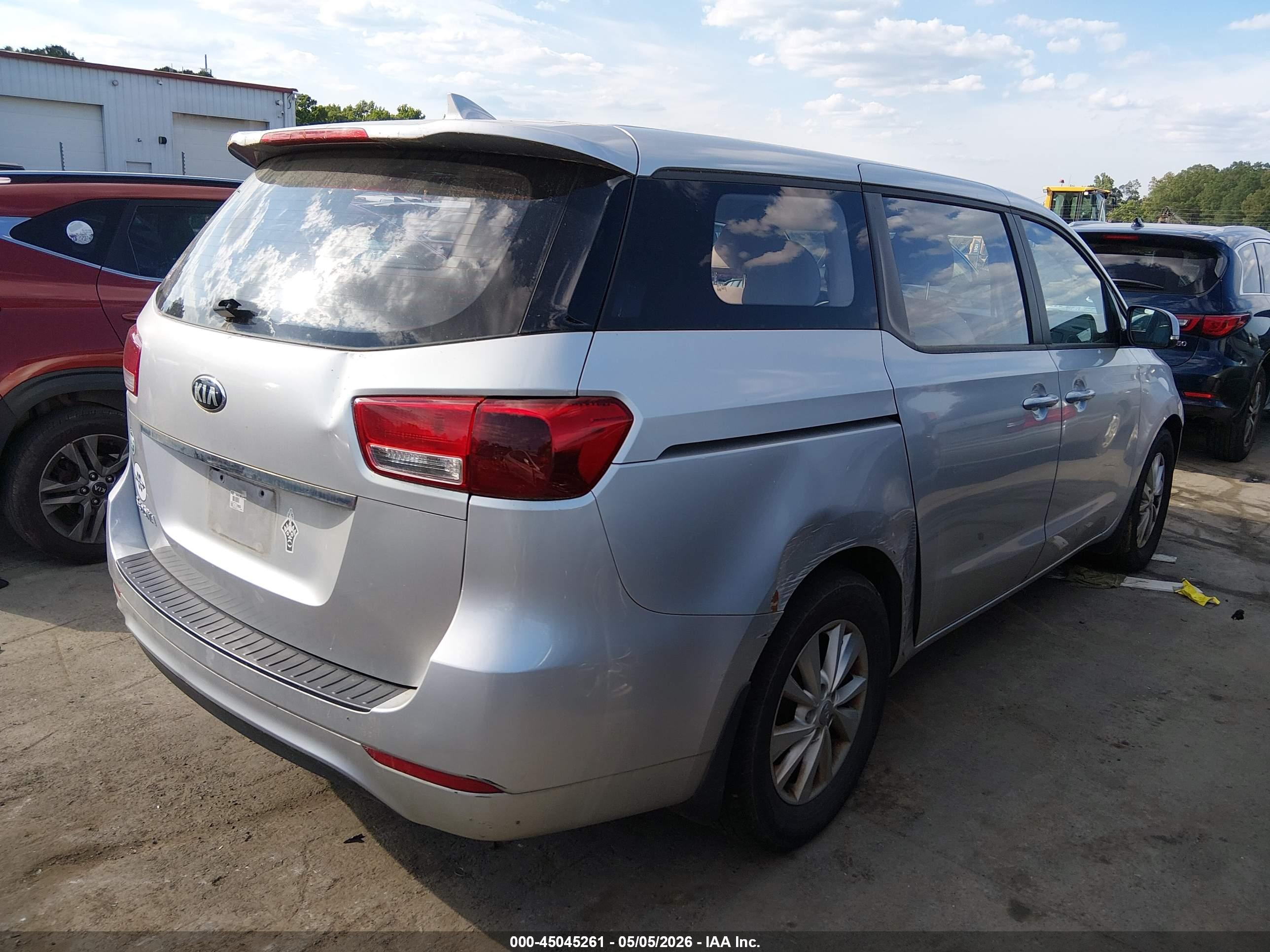 KIA SEDONA image 4