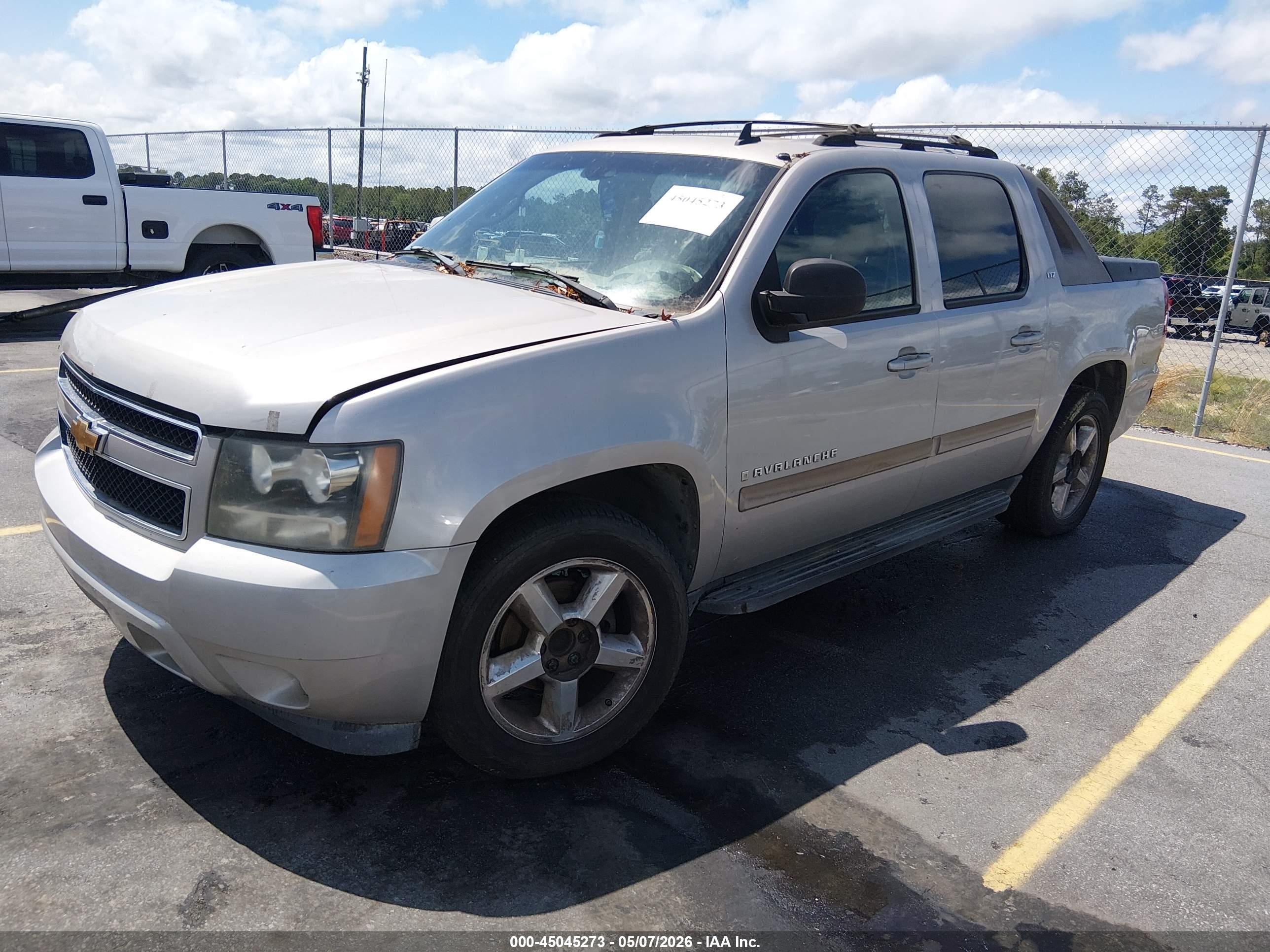 CHEVROLET AVALANCHE image 2