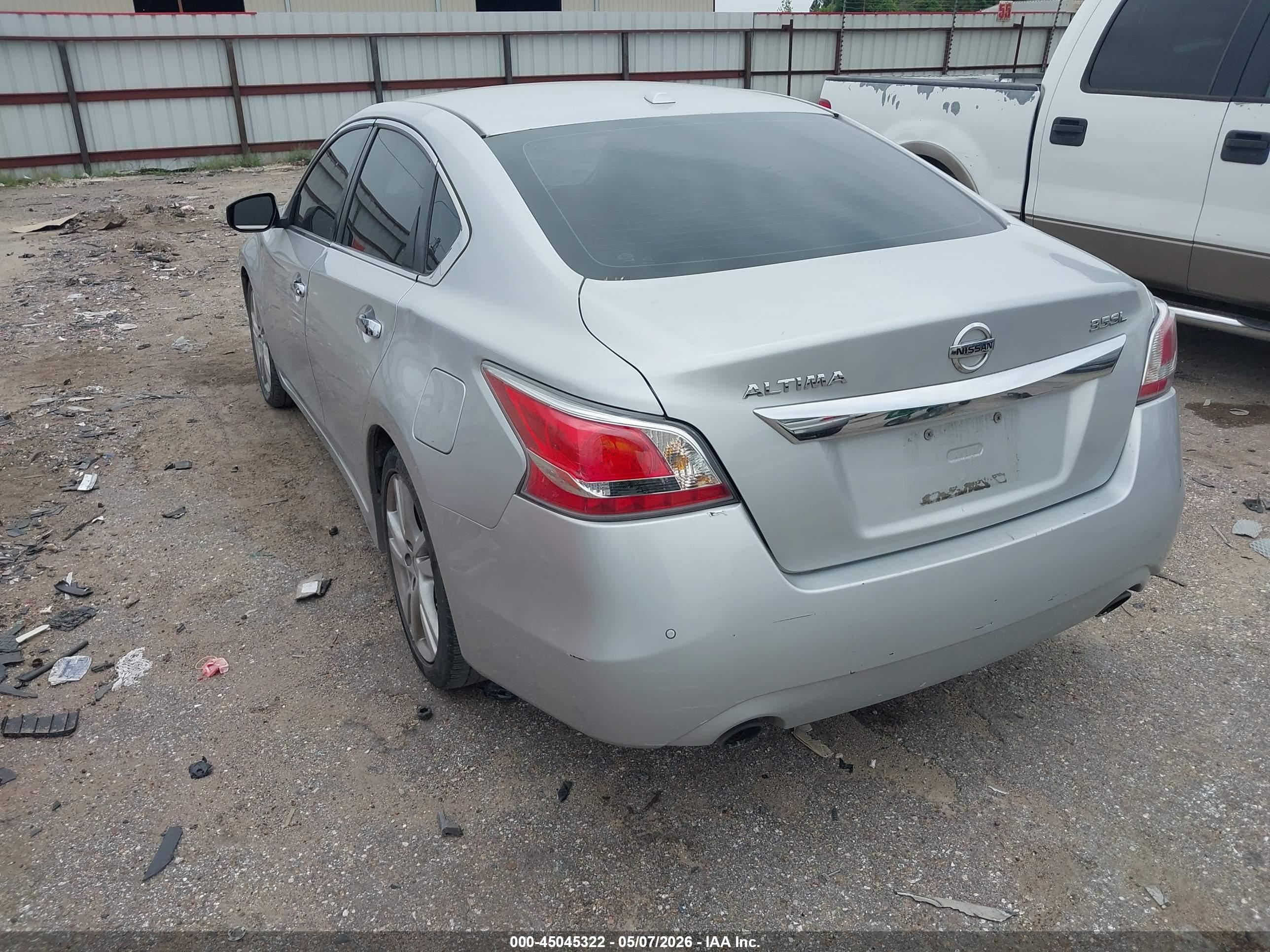 NISSAN ALTIMA image 3