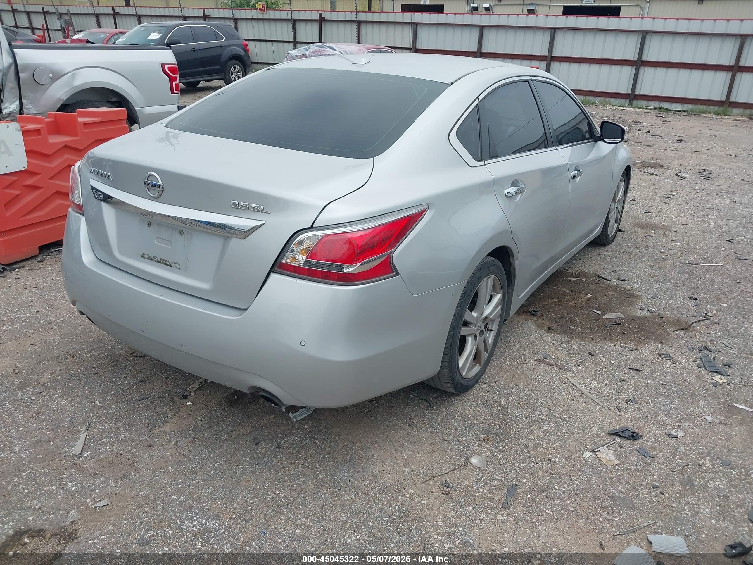 NISSAN ALTIMA image 4